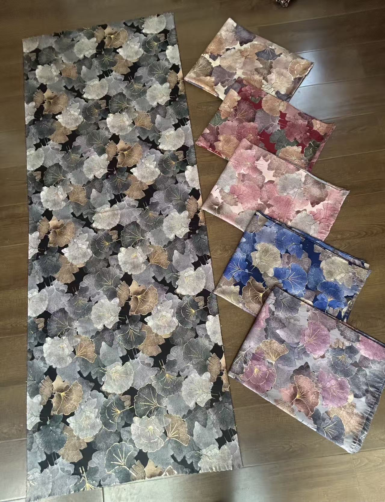 New hot sale Cashmere 2side Digital print 1side with Gold s Application Scenario
