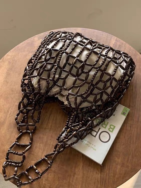 Handcrafted beaded women's bags, handwoven bags, straw woven bags, fresh and fashionable commuter bags, handwoven bags strung with wooden beads, large capacity, hand-pulled shoulder bags, niche Specification image