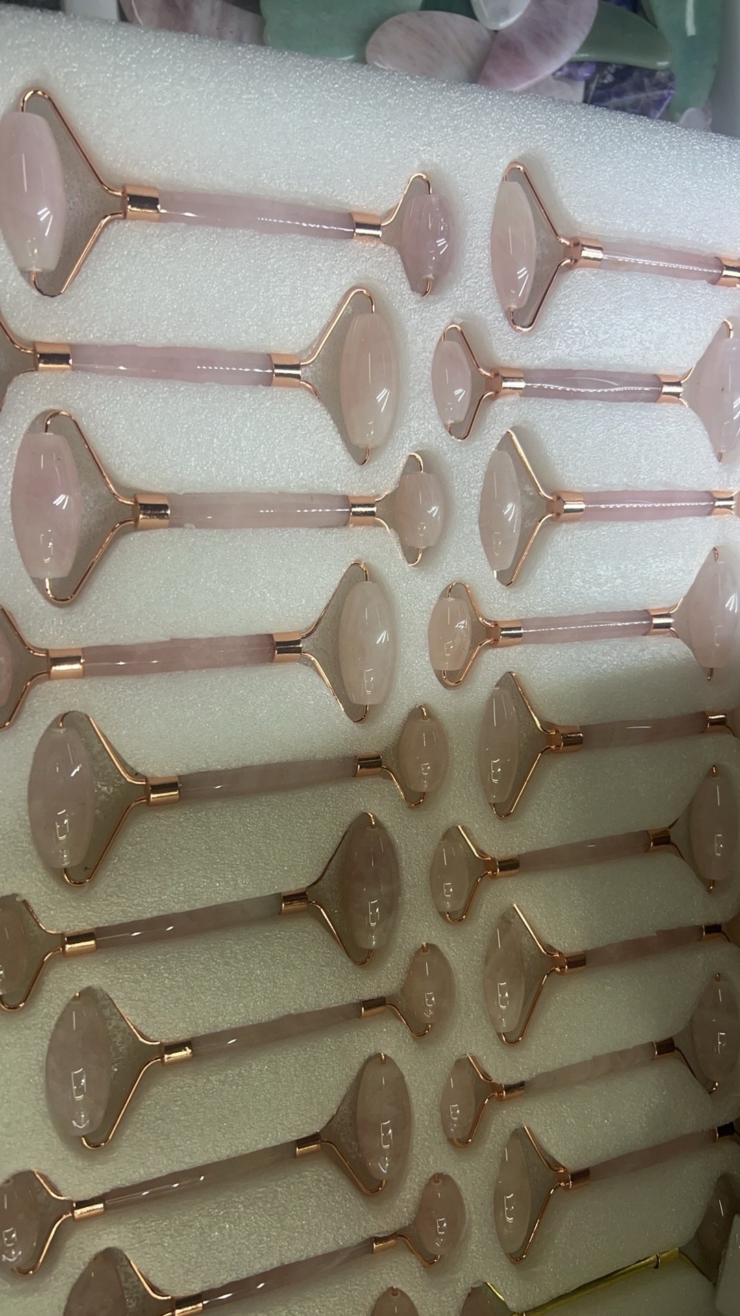 天然水晶刮痧板心形腰形牛角形各种形状刮痧板另有天然玛瑙刮痧板及玉石刮痧板源头厂家现货供应量大优惠，可批发可零售，欢迎来样