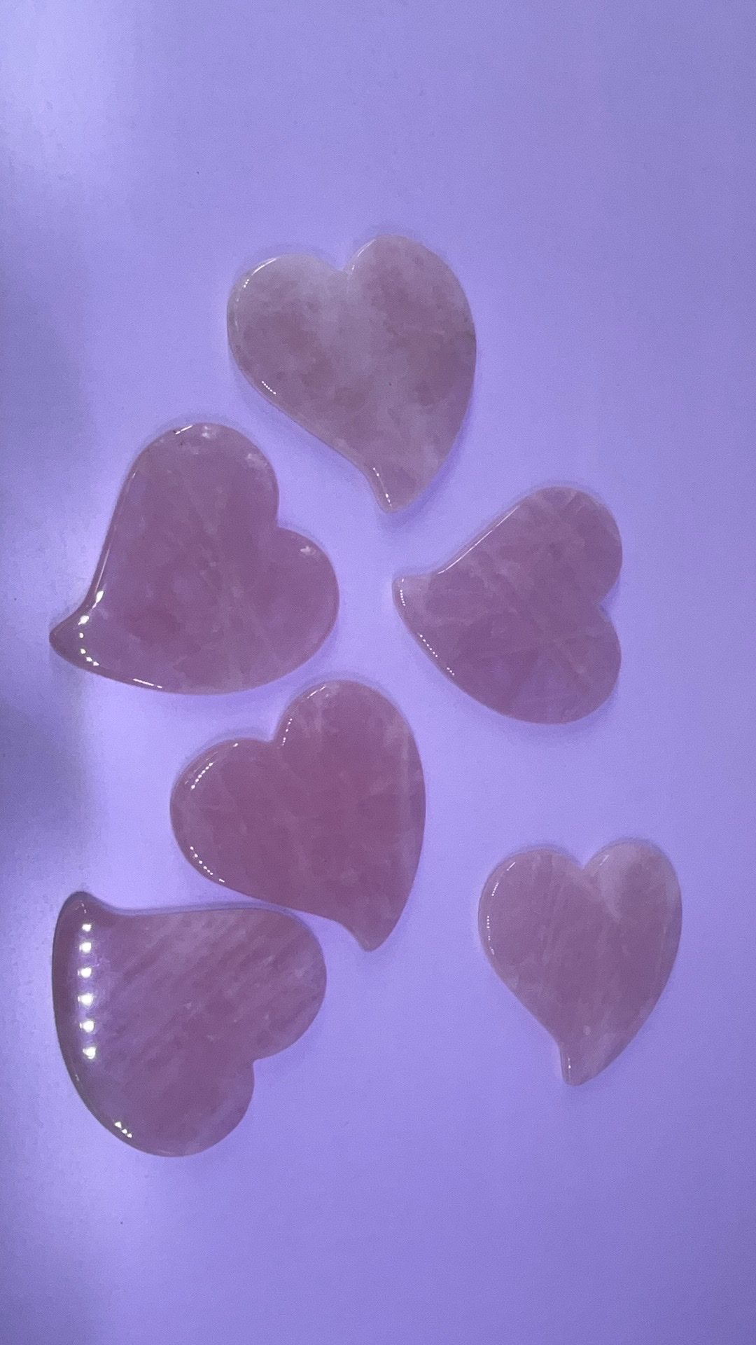 天然奇石工艺品摆件，水晶柱，刮痧板，滚石，捣蒜器，饰品挂件，风水摆件，动物雕件等各种天然原石水晶工艺品及日用品白底实物图