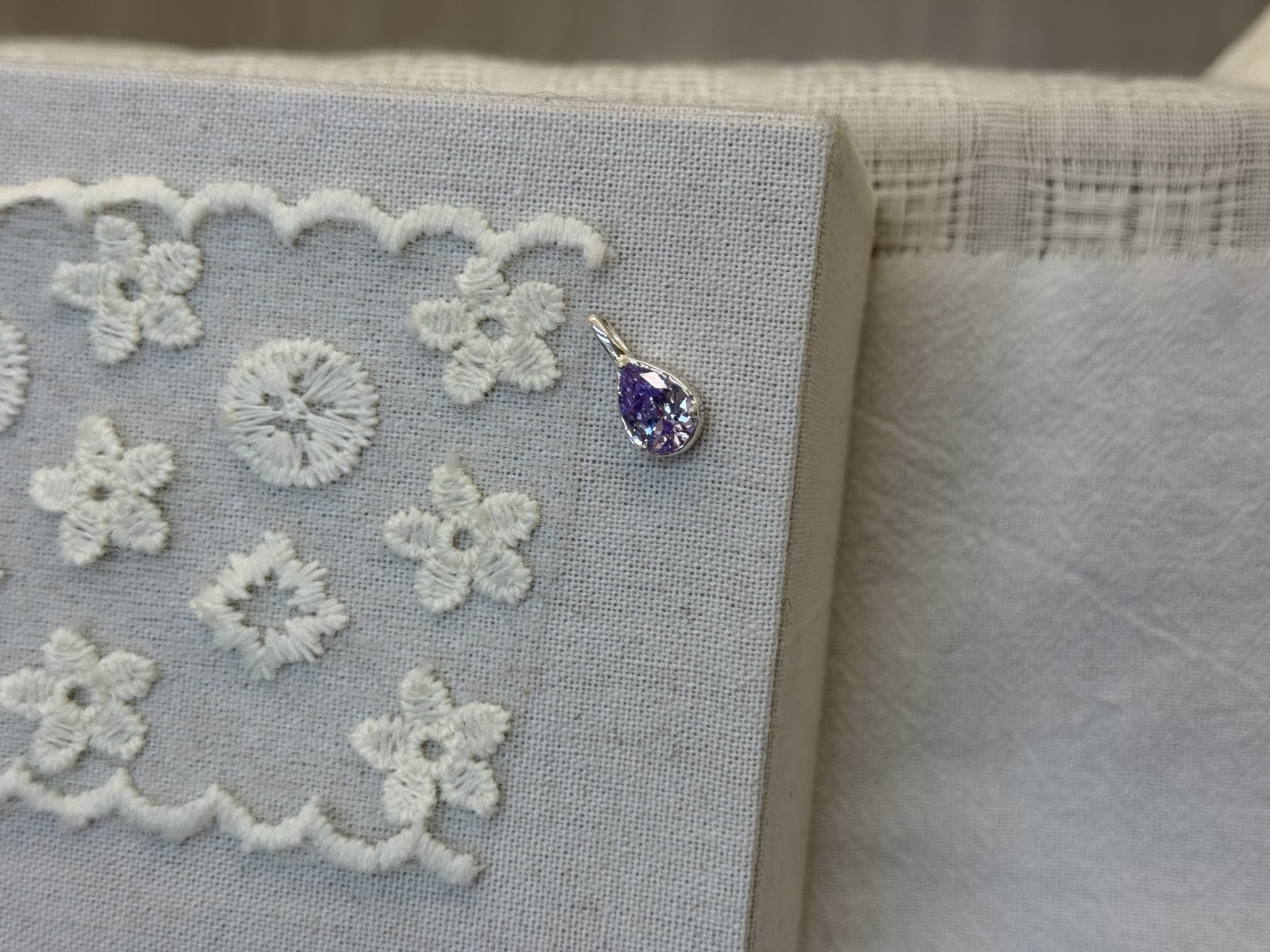 吊坠S925银小众设计彩色万能项链吊坠孤品小众吊坠可爱锁925银镶嵌锆石彩色吊坠女精致S925纯银纯手工制作锆石配件送人