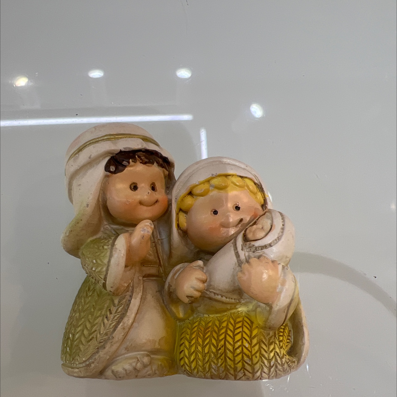 Small decorative resin religious products, cartoon pattern design, car ornaments, figures, animals, fridge magnets, etc. can be customized, flowing water, dolls, Virgin Mary, Jesus, angels, etc