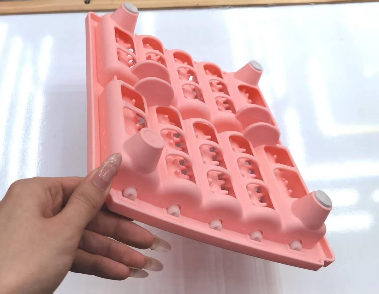 老人滚轮五排双脚足部按摩器 搓脚板 塑料穴位按摩垫脚底足浴按详情图3