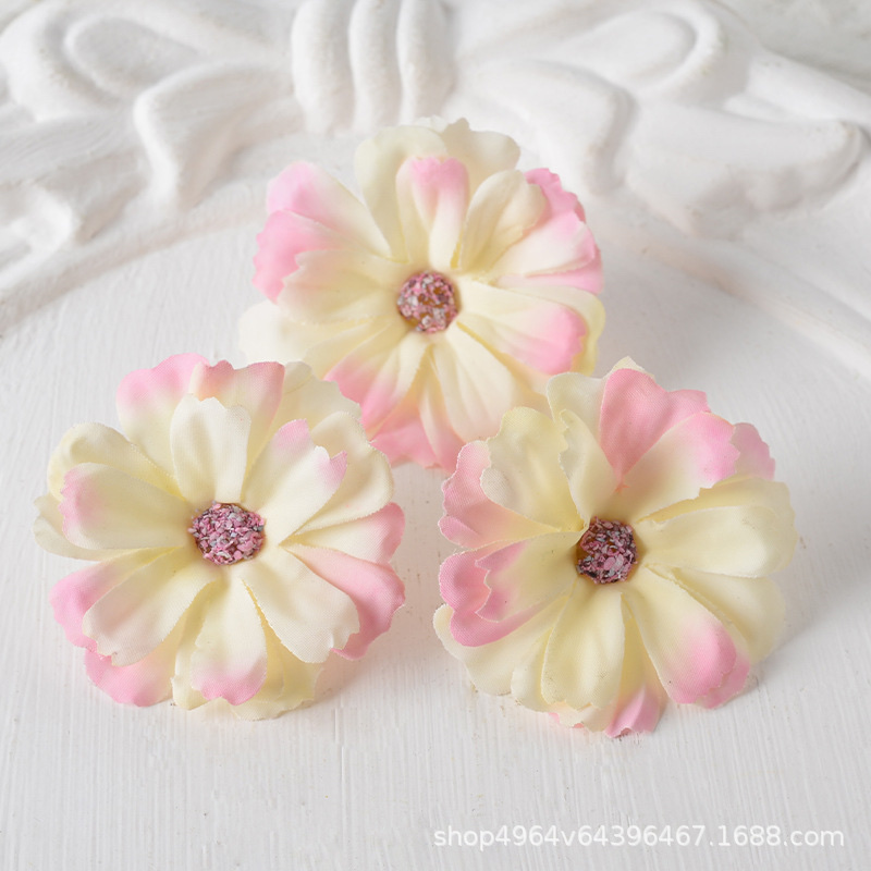 Artificial flowers, small flower hairpins, artificial flower heads, small daisies, French wild chrysanthemums, Hanfu headwear, straw hats, artificial flowers, small artificial flowers Item Picture