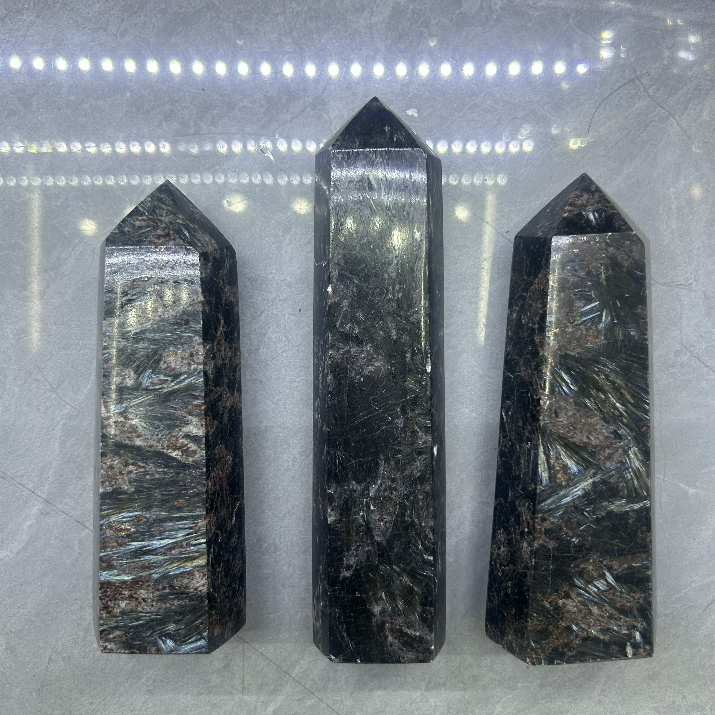 天然奇石工艺品摆件，水晶柱，刮痧板，滚石，捣蒜器，饰品挂件，风水摆件，动物雕件等各种天然原石水晶工艺品及日用品细节图