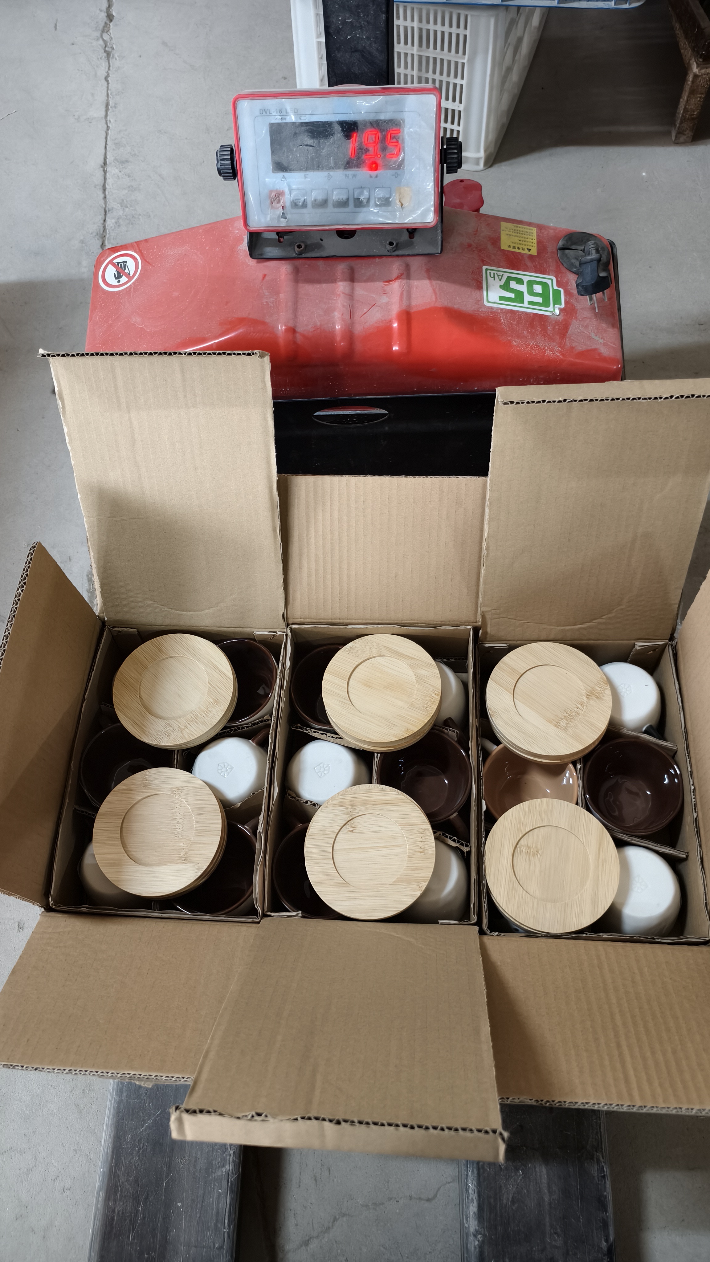 大容量办公水杯 500ml 隔热防烫杯盖百货陶瓷茶杯 咖啡杯 欧美风 多色可选 批发特价白底实物图