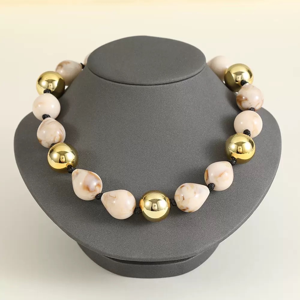 Exaggerated punk color-blocking necklace from Europe and America, hip-hop trend resin acrylic beaded geometric round balls detail image 5