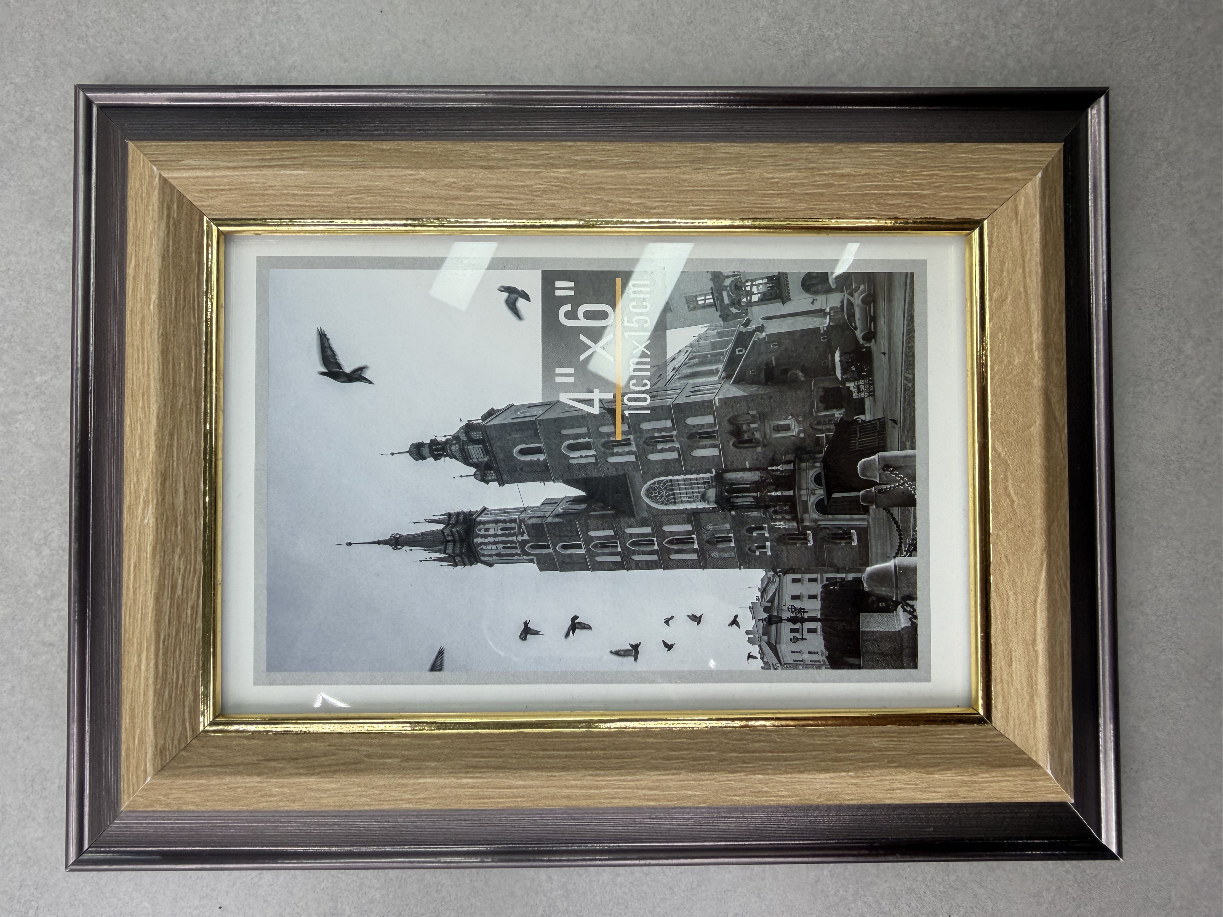 金华宸瑞工艺品有限公司专业生产各种高中档相框镜子可来样定做