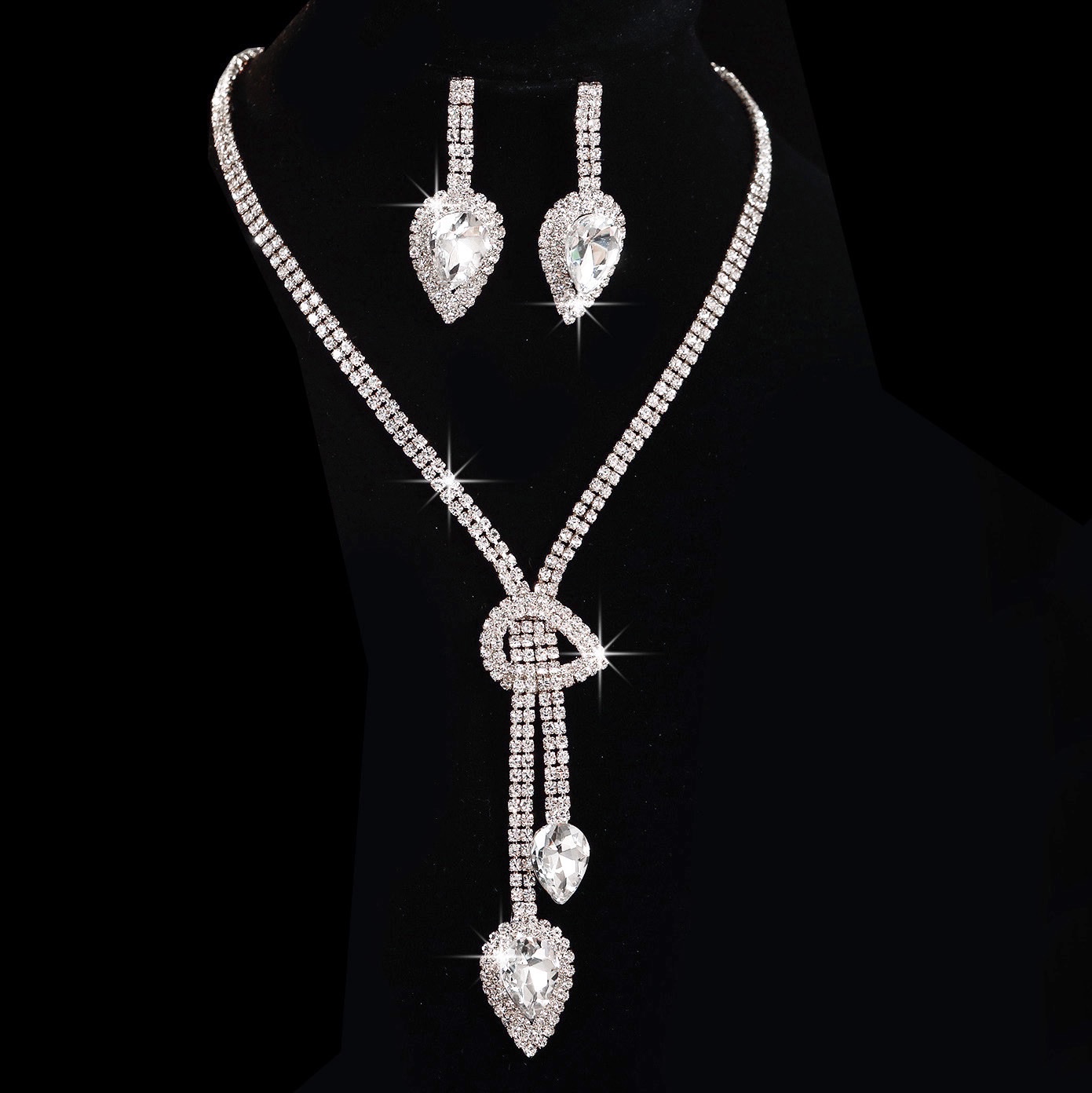 Claw chain rhinestone necklace Item Picture