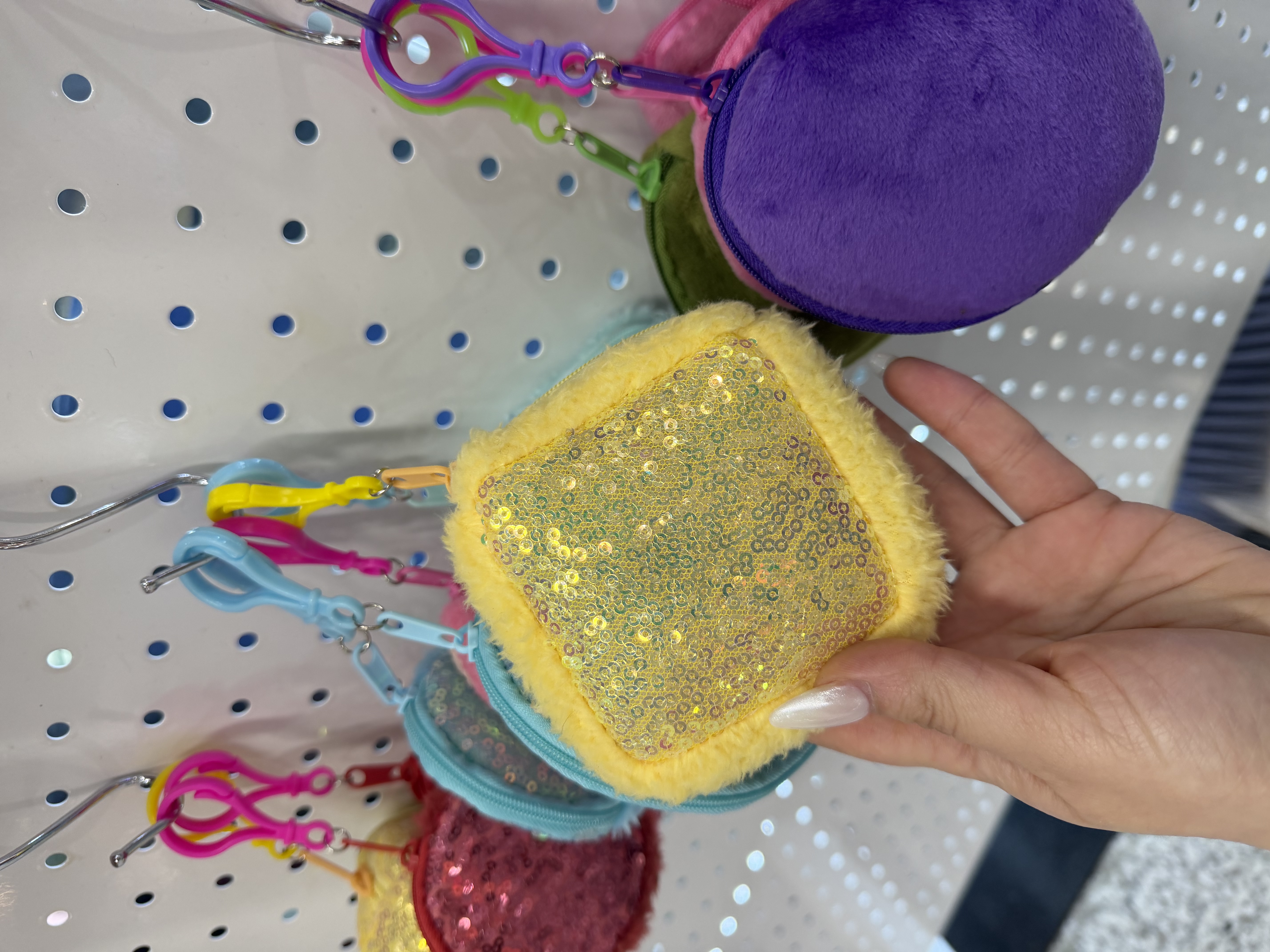 卡通钩织发光钥匙扣挂件公仔钥匙扣夜光闪亮小物装饰品