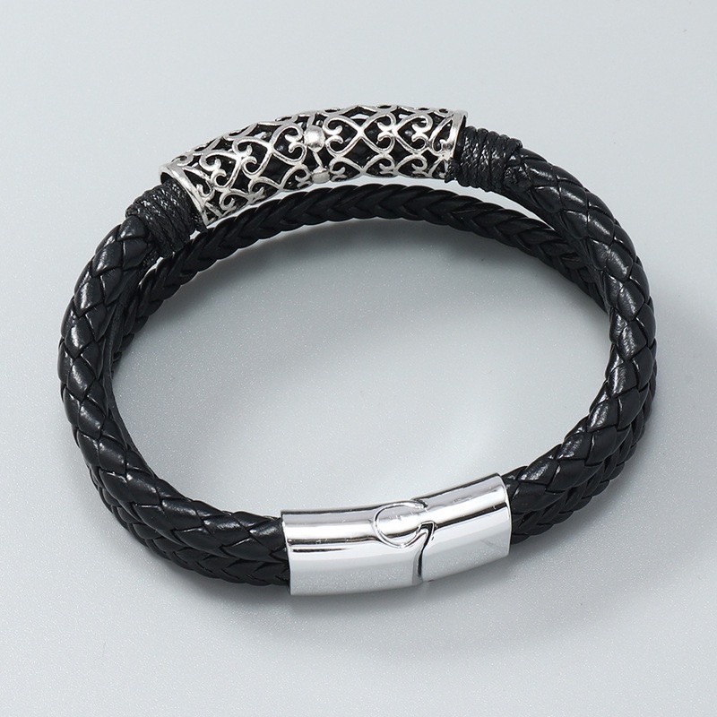European and American ins style men's multi-layer hand-woven PU bracelet, simple, trendy and fashionable magnetic buckle leather bracelet Application Scenario