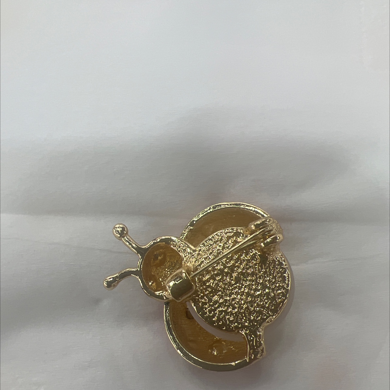 这是一款高档商品，是一款纯手工滴油而成，是锌合金制作而成珍珠珠宝首饰详情图4