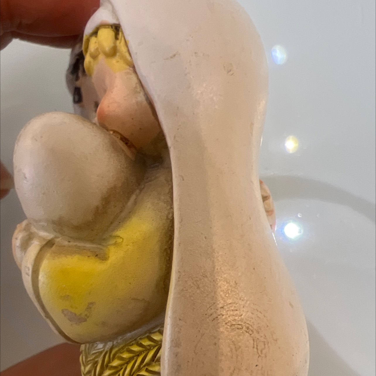 Small decorative resin religious products, cartoon pattern design, car ornaments, figures, animals, fridge magnets, etc. can be customized, flowing water, dolls, Virgin Mary, Jesus, angels, etc Application Scenario