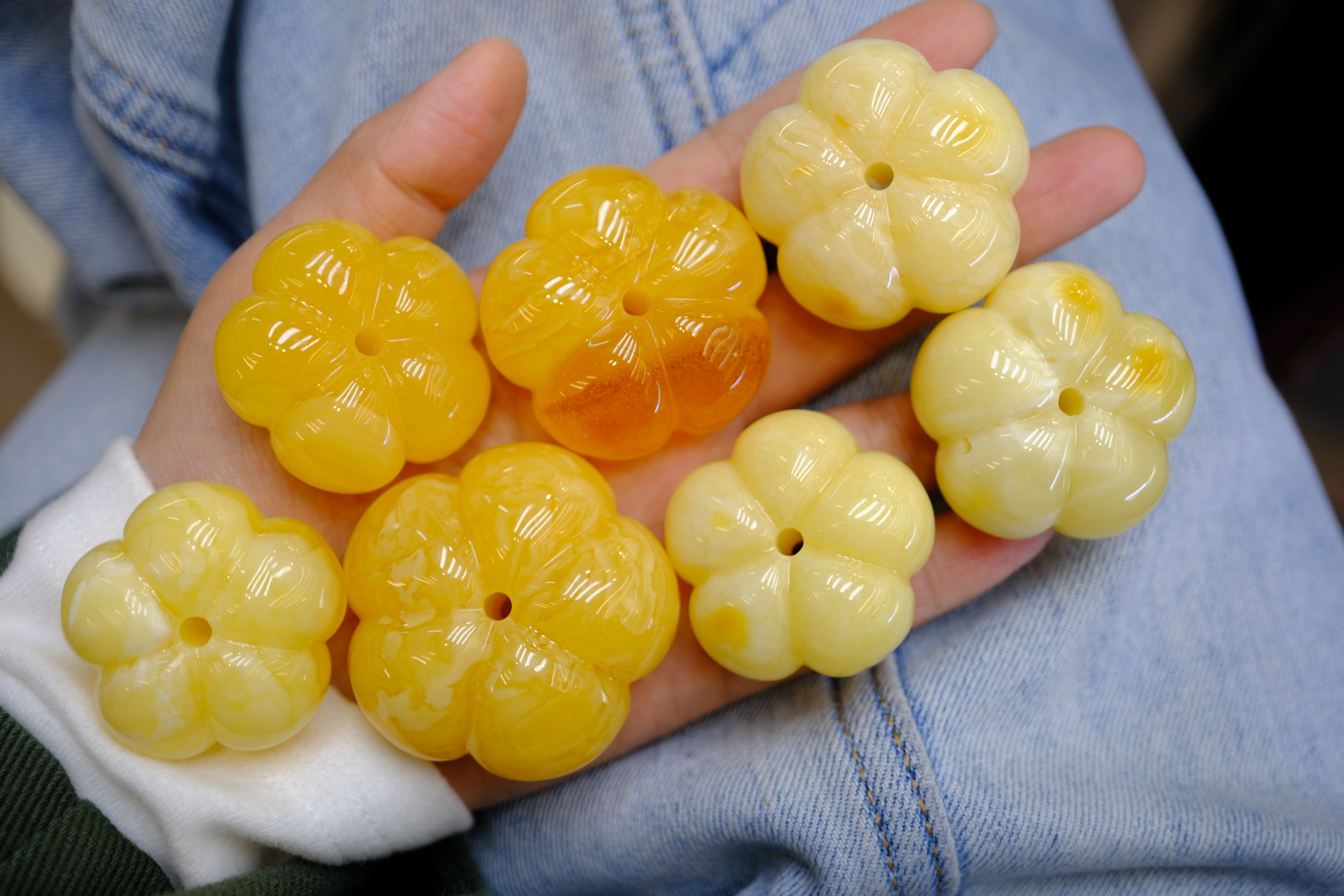 天然蜜蜡五瓣花吊坠项链首饰珠宝珠宝玄学翡翠玉手镯首饰琥珀蜜蜡白底实物图