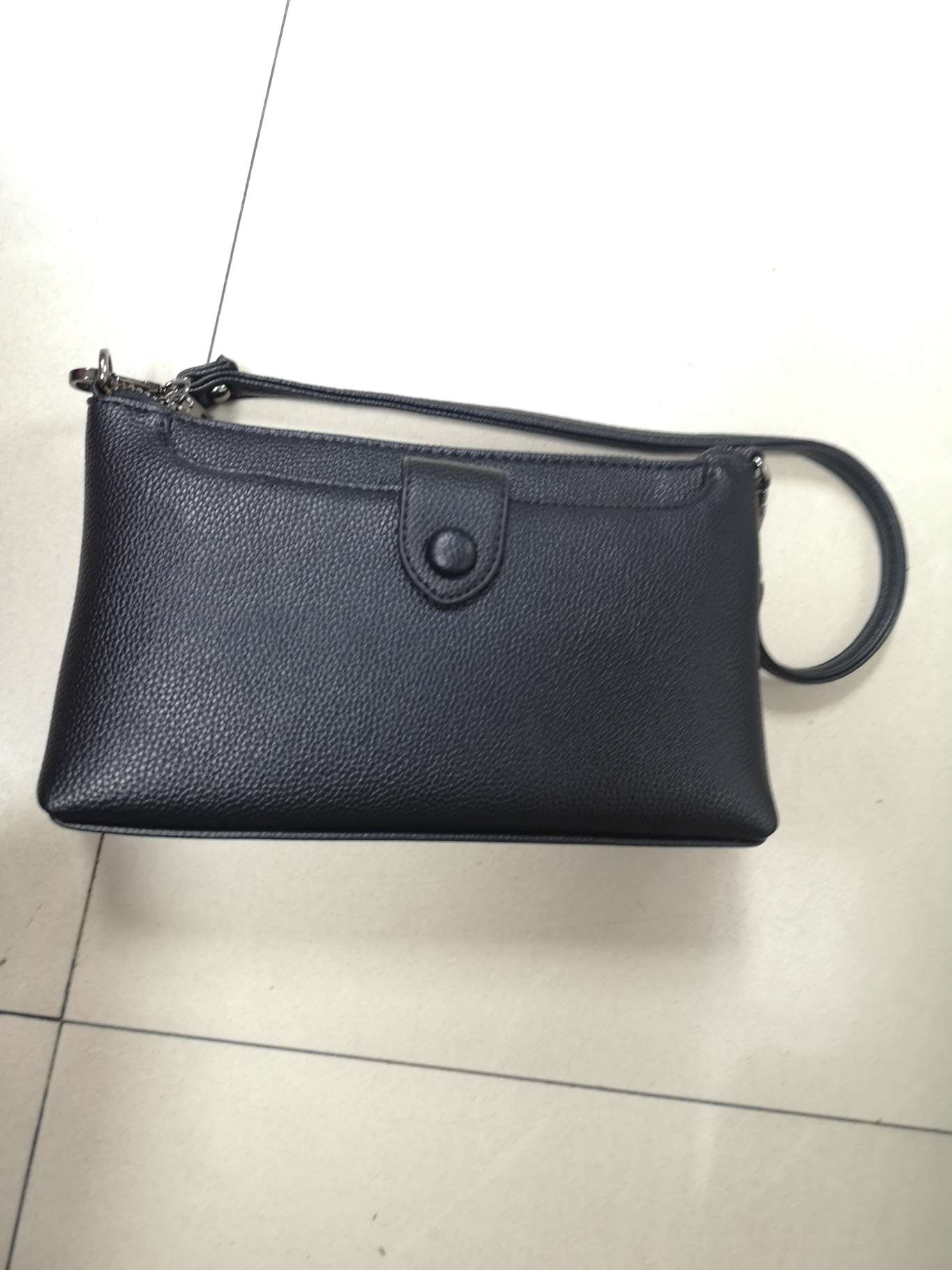 黑色皮革口女式手拿包