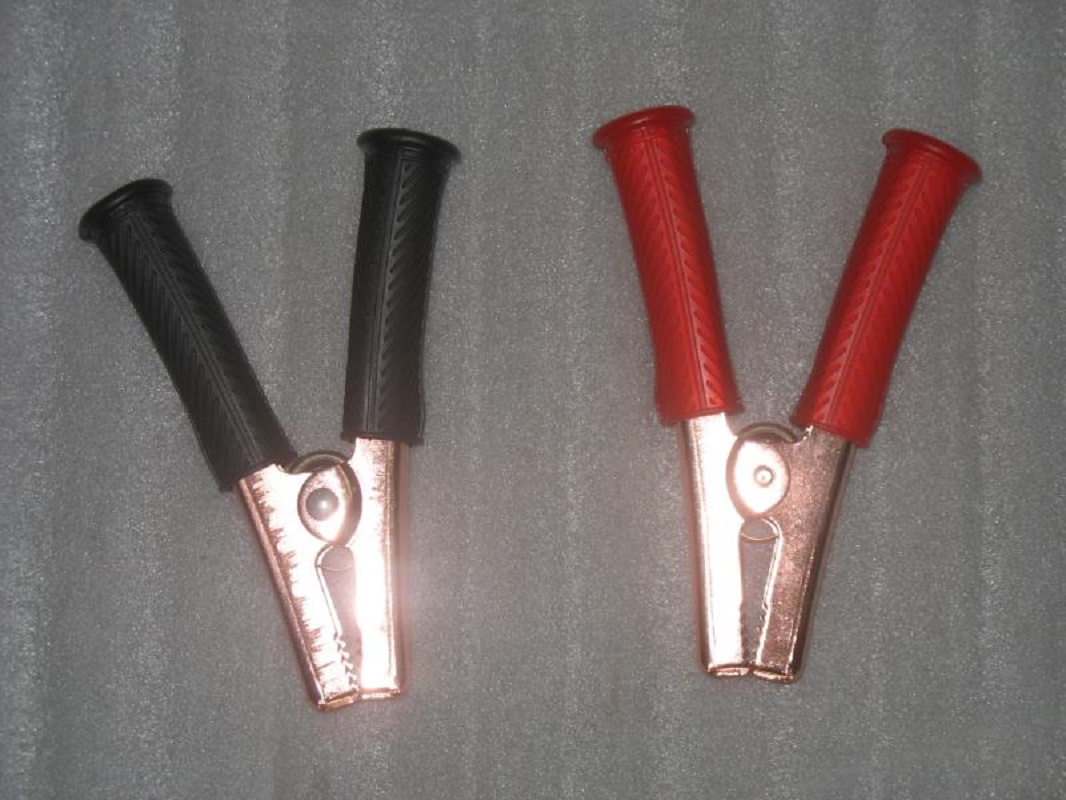 电池夹+电池正负极片通用型充电夹持器