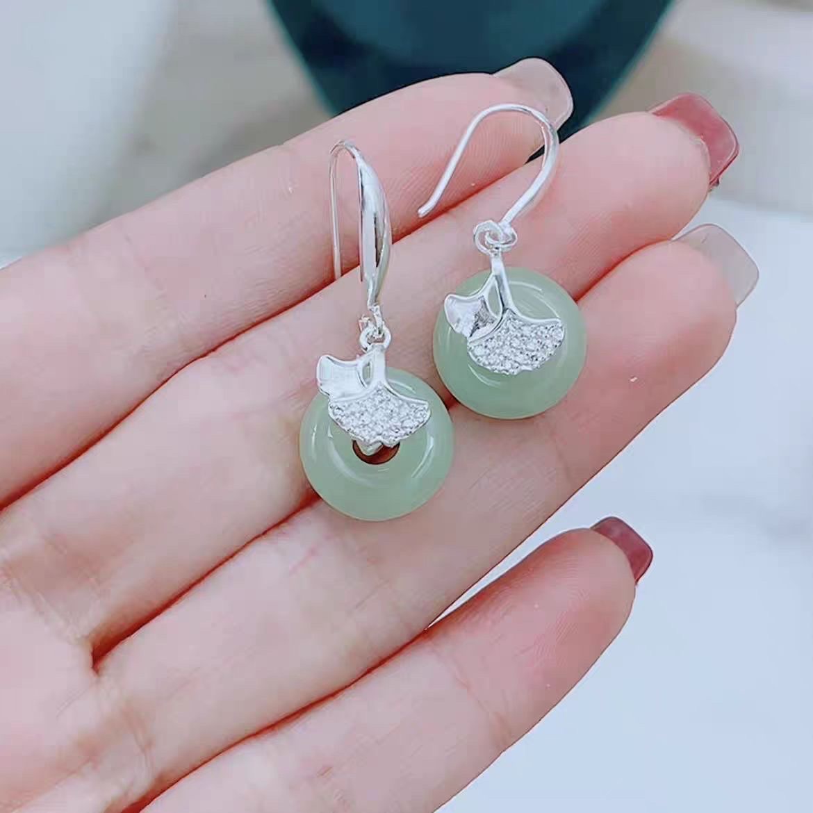 Chinese-style high-end peace pendant, ginkgo leaf gift for mom, pure silver earrings, new best-selling and niche women's earrings detail image 4