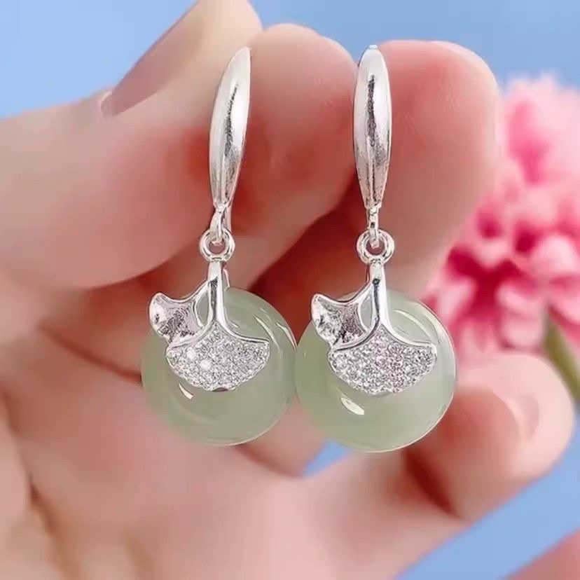 Chinese-style high-end peace pendant, ginkgo leaf gift for mom, pure silver earrings, new best-selling and niche women's earrings