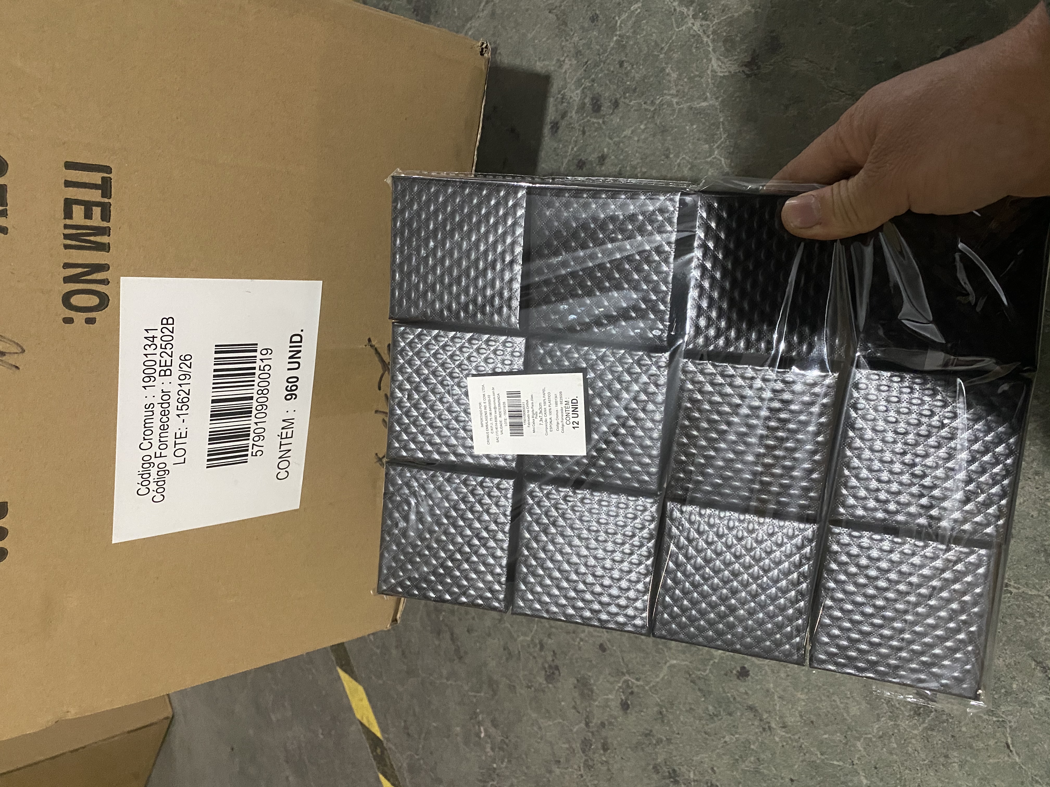 亚克力珠宝收纳首饰盒内衬饰品卡片防尘保护盒首饰盒内衬珠宝收纳亚克力首饰盒首饰盒