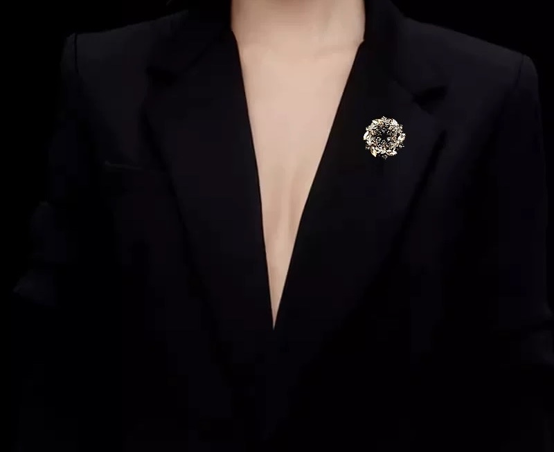 高级感复古宫廷胸针高档精致时尚紫荆花西服配饰毛衣别针胸花产品图