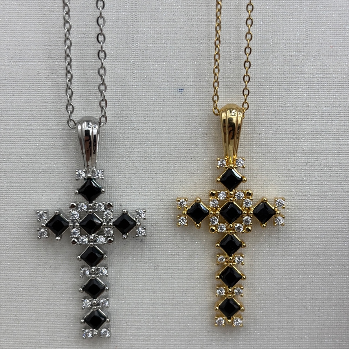 跨境速卖通热卖十字架项链女高级感百搭轻奢彩锆石吊坠钛钢锁骨链产品图
