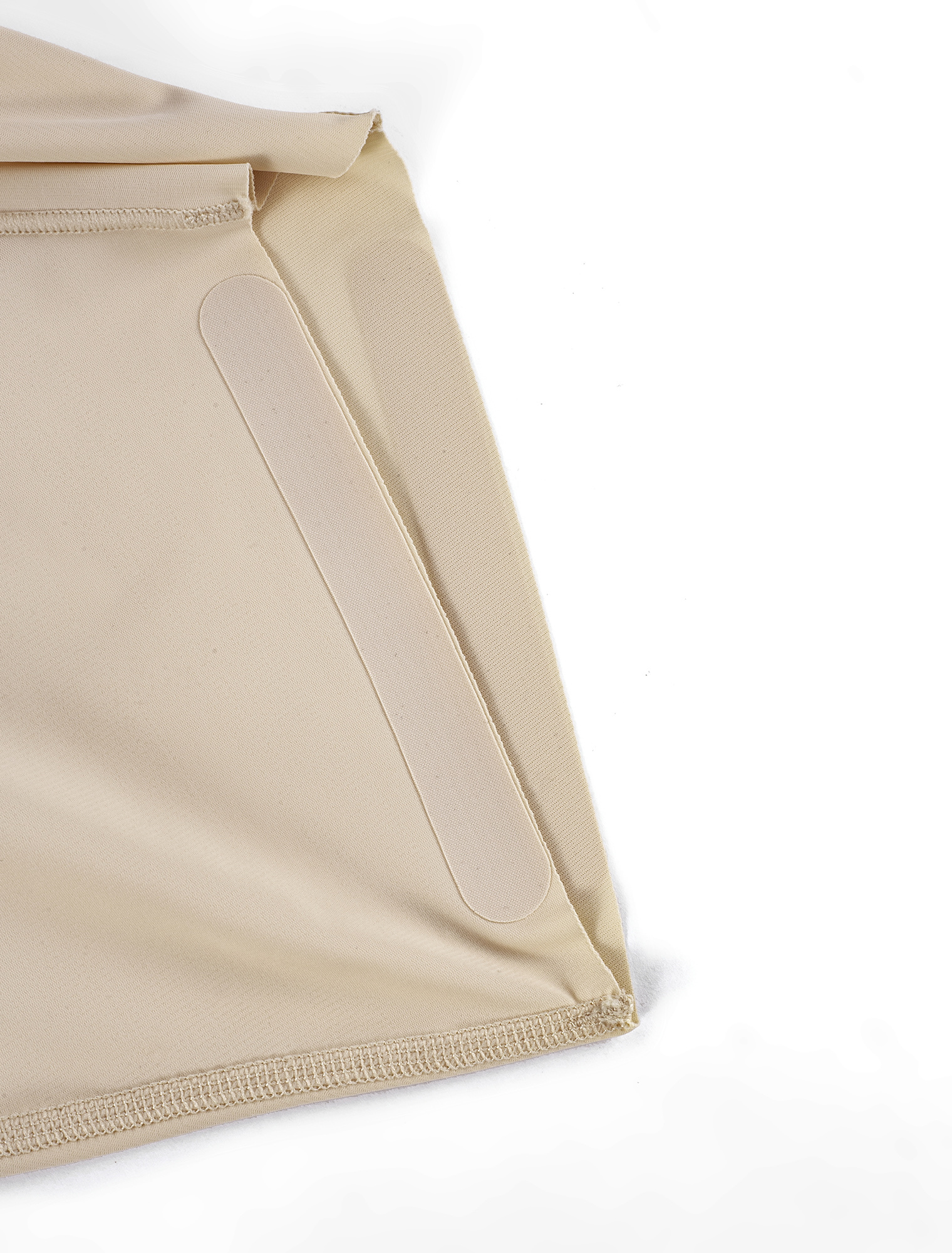 网孔透气固定式加厚臀垫白底实物图