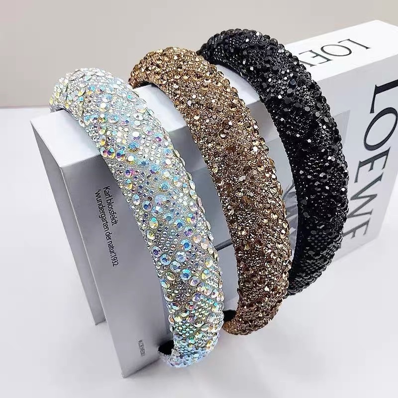 Korean high-end and high-quality full-diamond hair bands, beautiful and high-end sponge hair bands, hair clips, women's light luxury style hair accessories Application Scenario