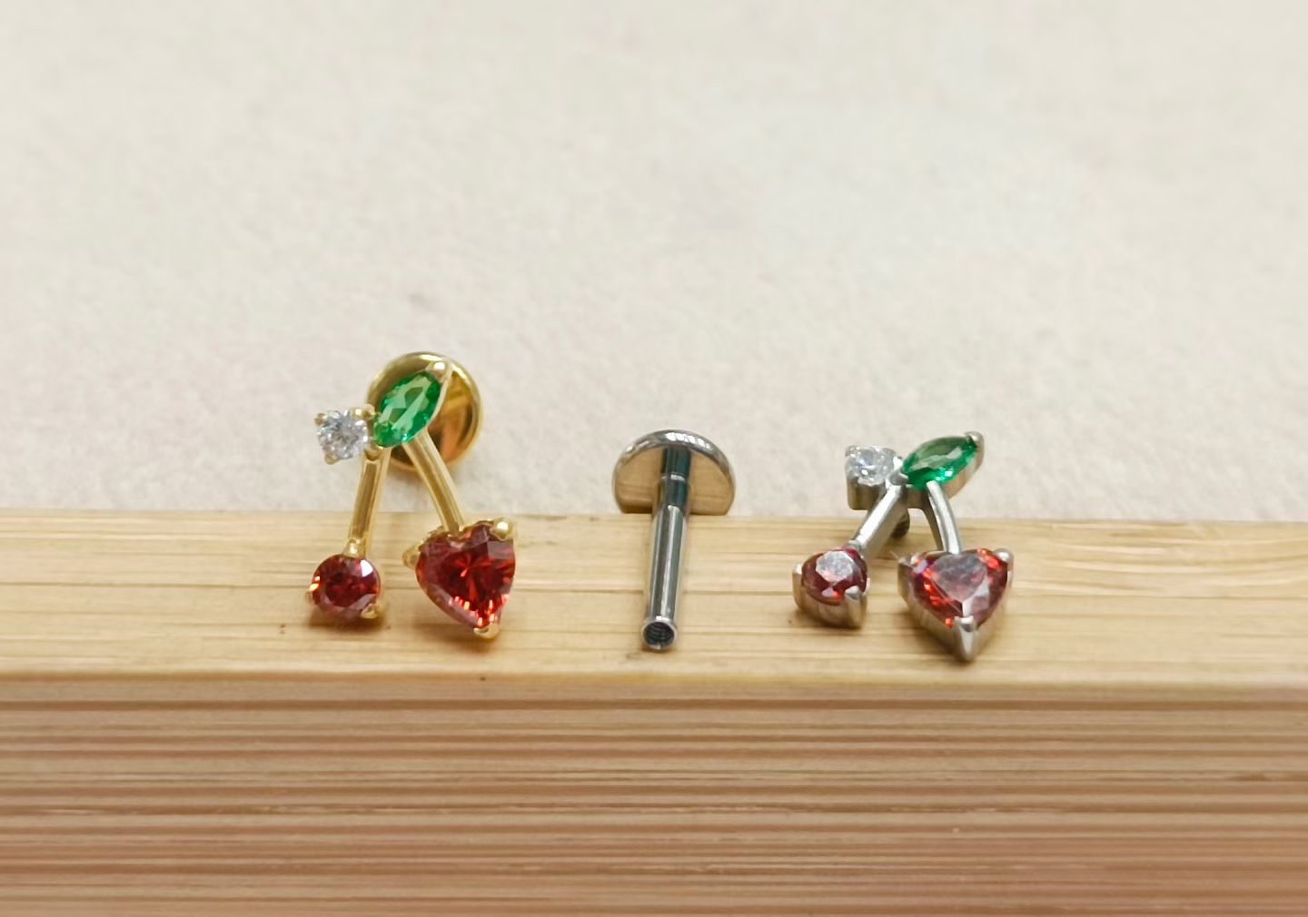 内螺旋耳钉唇环无需穿孔唇钉简约时尚饰品内螺旋耳钉细节图