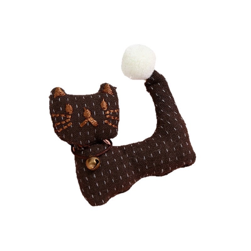 The bell cat retro forest-themed brooch, cute polka dot pom-pom tail hair accessory, clothing accessory, bag pendant Item Picture