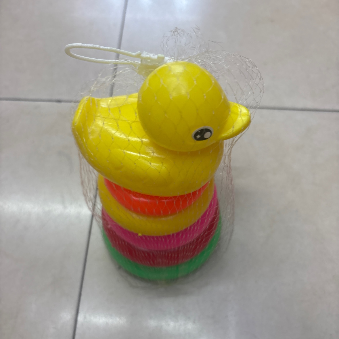 套套圈，鸭子套圈，各种各样的颜色，网袋包装。彩虹圈弹簧彩虹圈弹簧彩虹圈弹簧彩虹圈弹簧彩虹圈弹簧彩虹圈