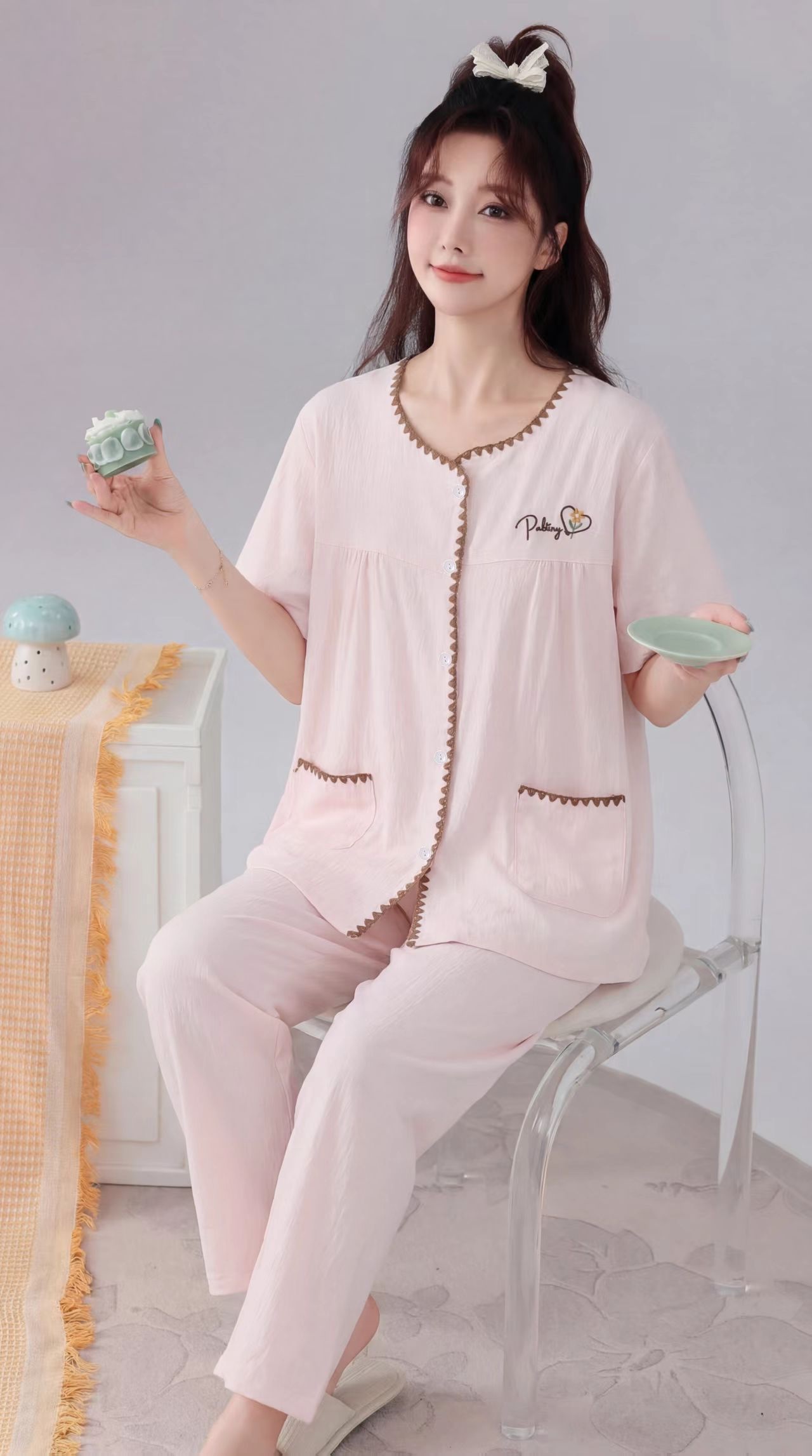 Comfortable and breathable pajamas for home and casual wear detail image 4