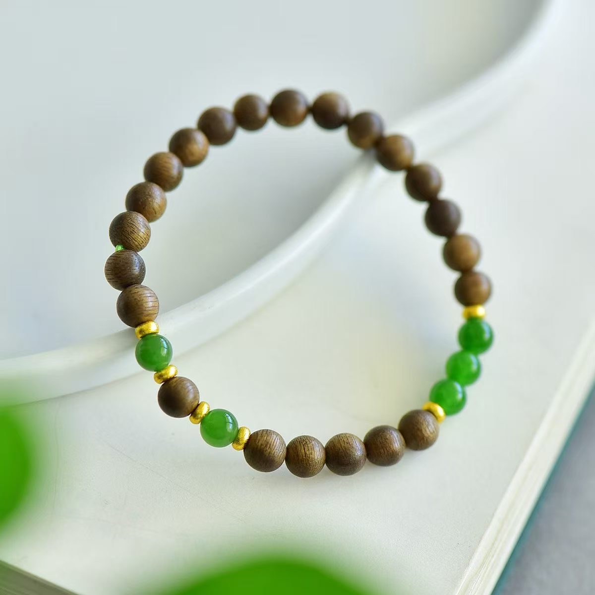 Natural agarwood bracelet for women, old material cultural play bracelet, Hetian jade bracelet, Buddhist prayer beads for women