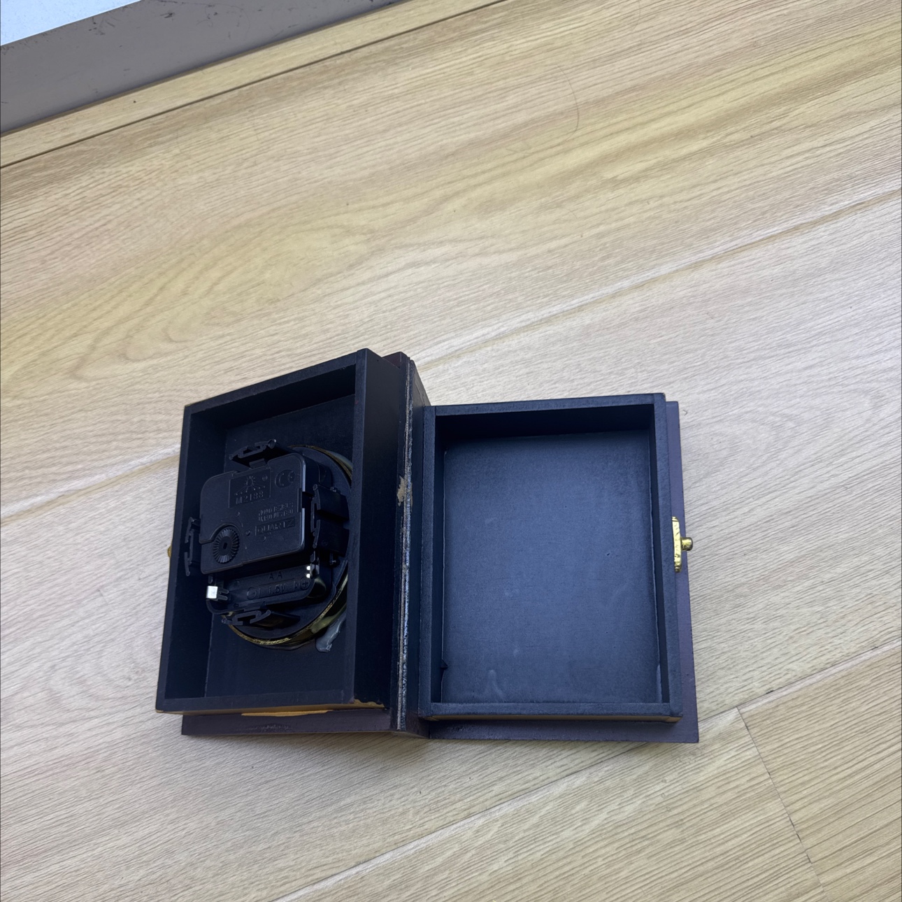 胡桃夹子木制品门牌欢迎牌木夹子家居装饰品小书钟闹钟工艺品钟表木制品白底实物图