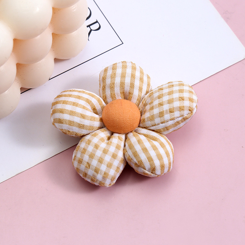 Wholesale of Korean-style fine checkered cotton-filled five-petal flower scarves, clothing brooches, accessories, hair bands and other accessories Specification image