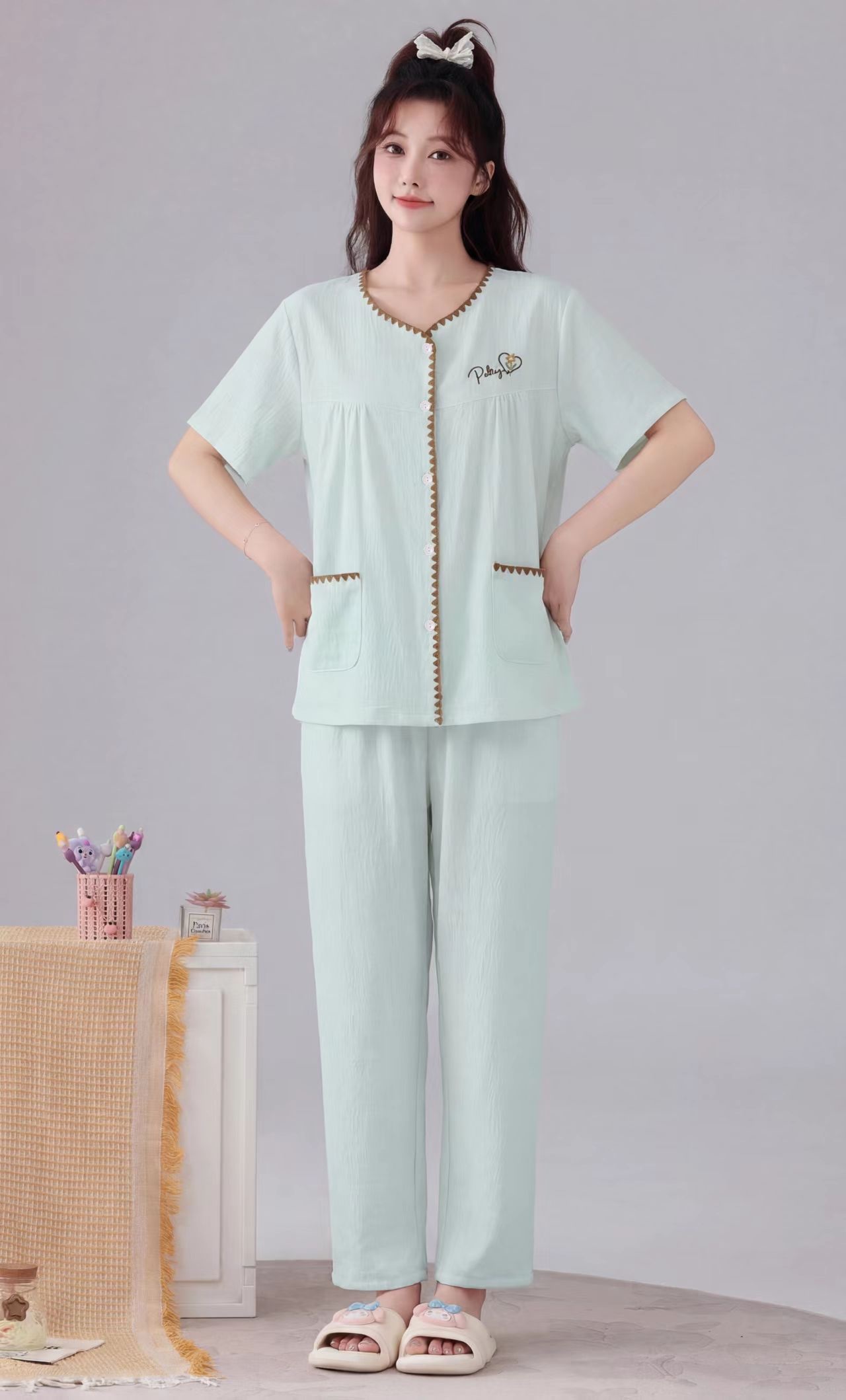 Comfortable and breathable pajamas for home and casual wear detail image 6