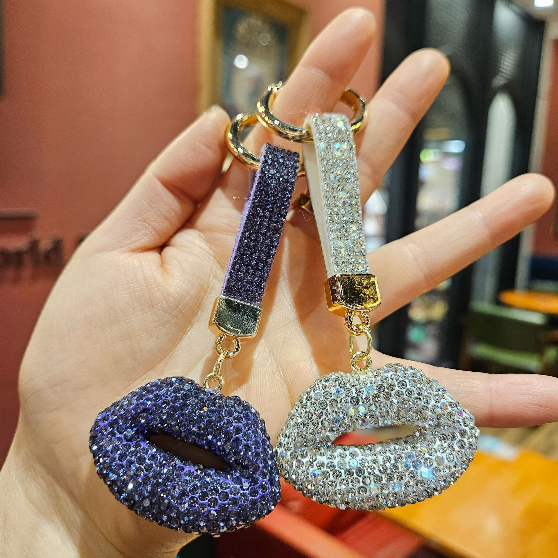 Lip water diamond keychain pendant, doll pendant, cute little gift, keychain, bag pendant, pendant details Picture