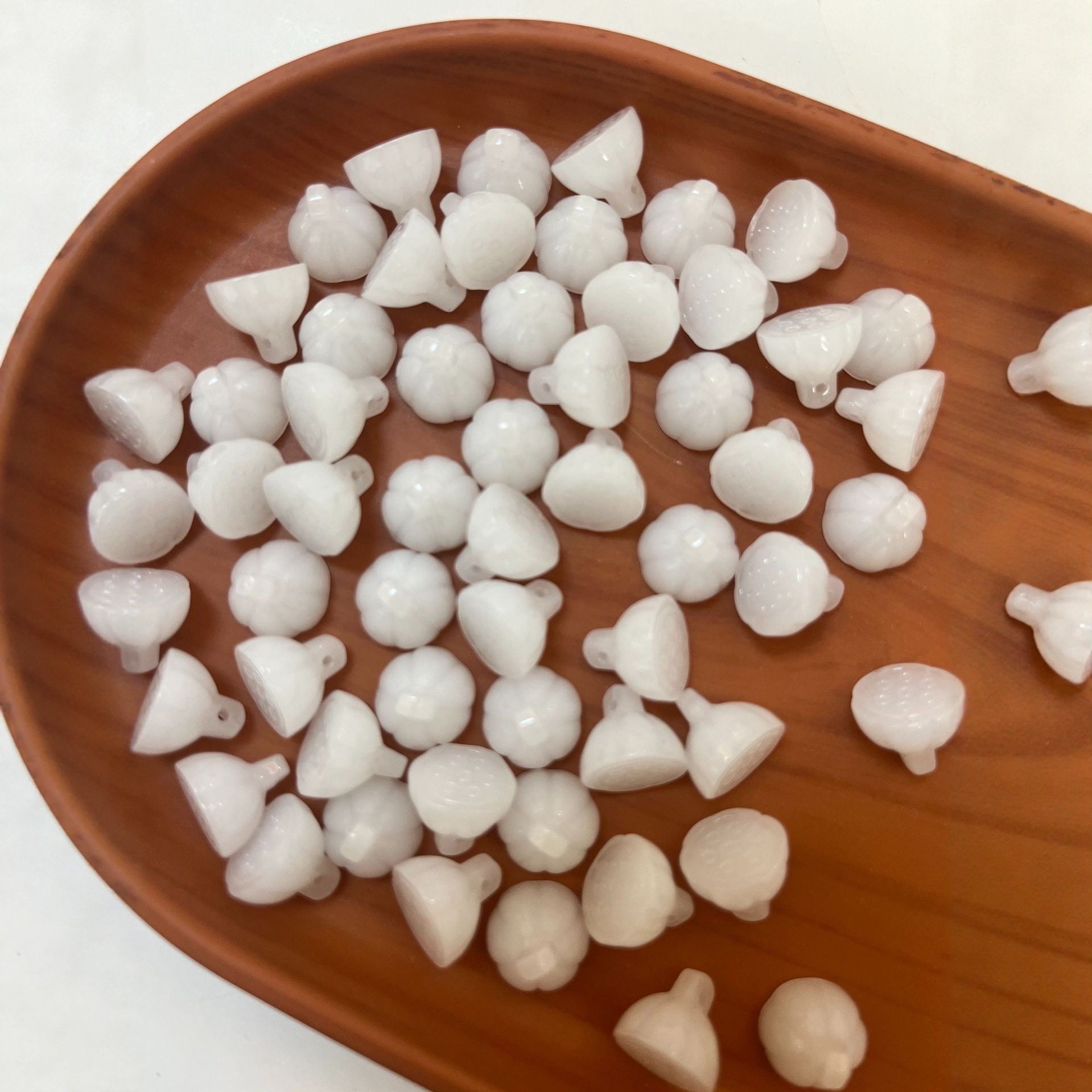 Houxiu Imitation jade and glass large lotus pod DIY bracelet accessory wholesale Hanfu and cheongsam semi-finished products Button beads and glass beads