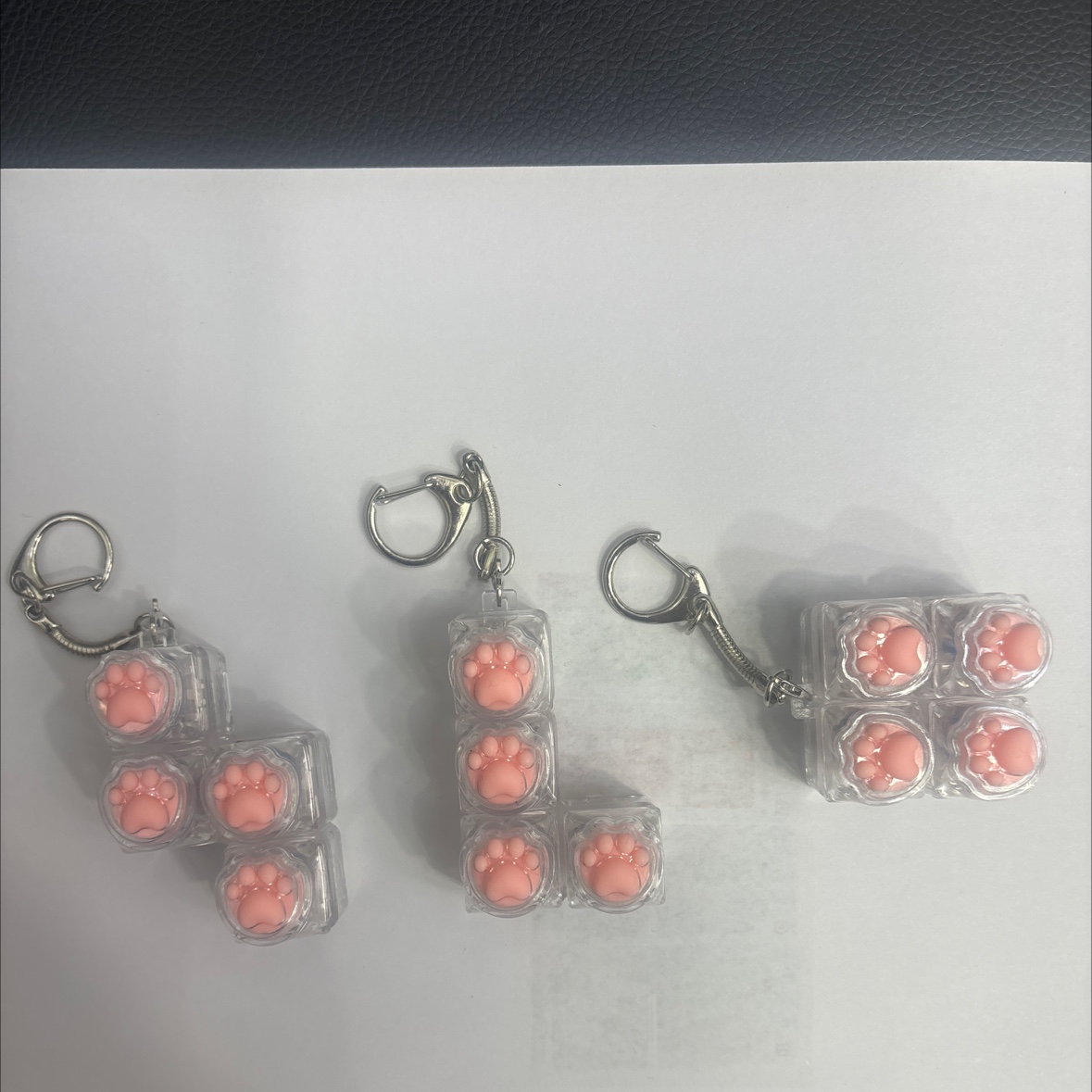 The stress-relieving button with a light and cat paw pattern has made this stress-relieving wonder a hit throughout the venue details Picture