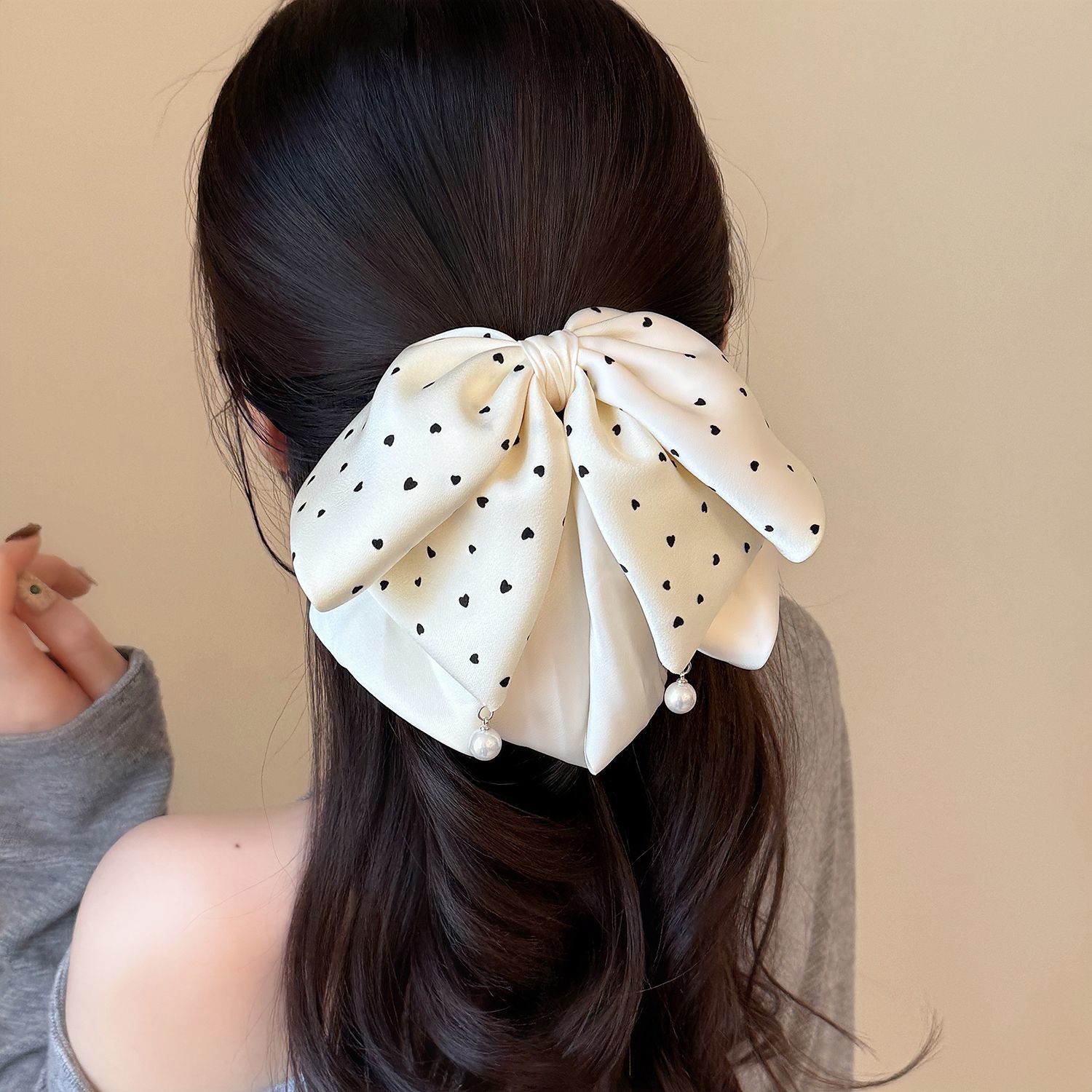 Small polka dot pearl pendant, high ponytail clip, hairpin, grappling clip, Korean hair accessory, hairpin, gentle and elegant hairpin details Picture