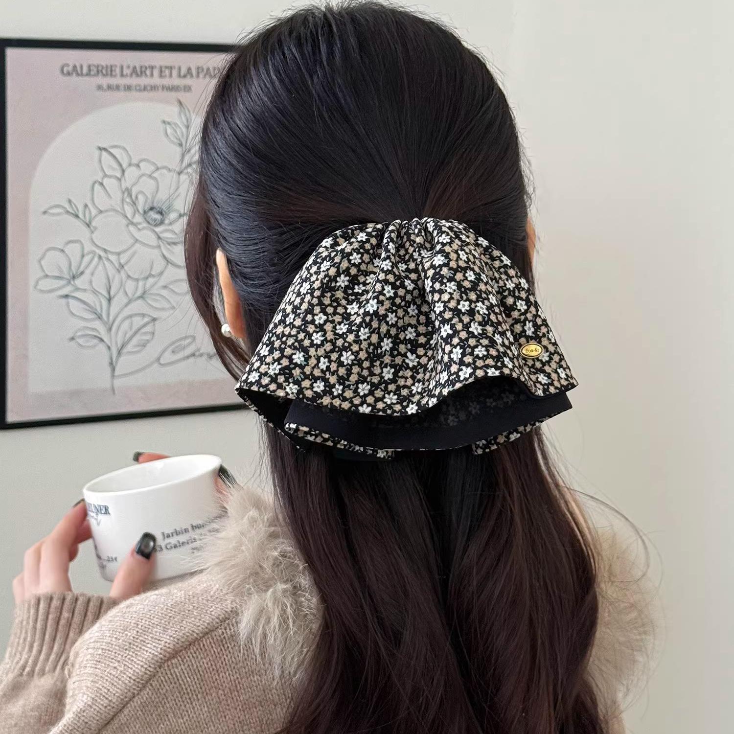 2026 New Korean-style small floral skirt, high ponytail hair clip, hair accessory, fresh and elegant hairpin Application Scenario