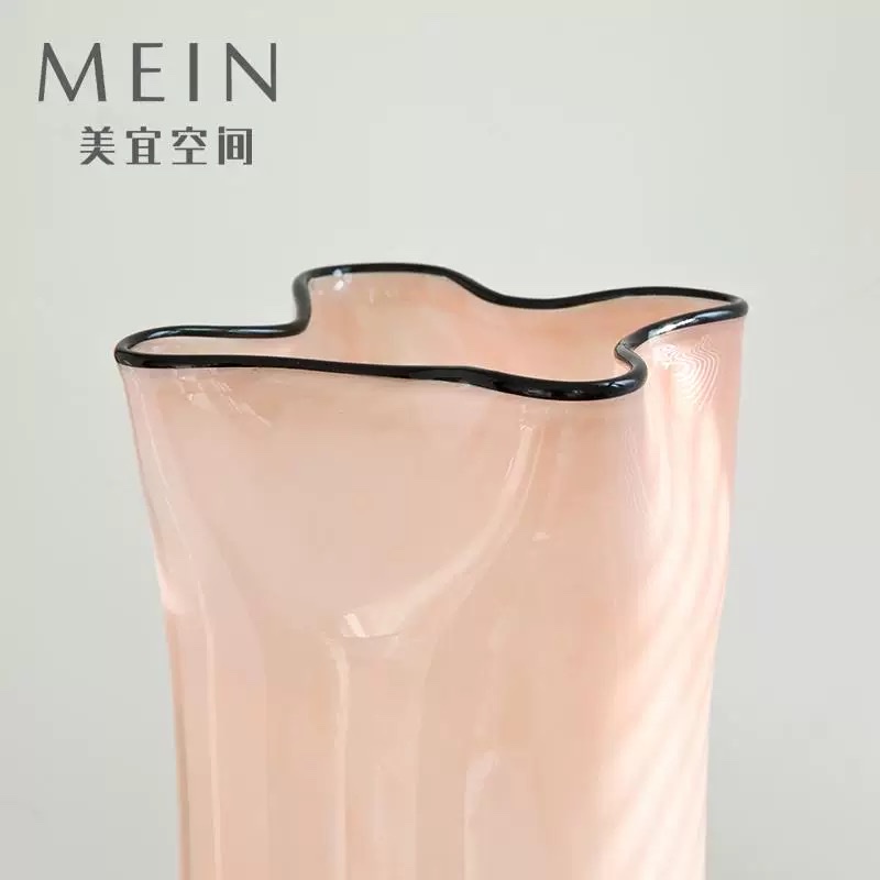 北欧温柔玉粉色四叶草皱褶中古手工琉璃玻璃花瓶客厅玄关插花器白底实物图