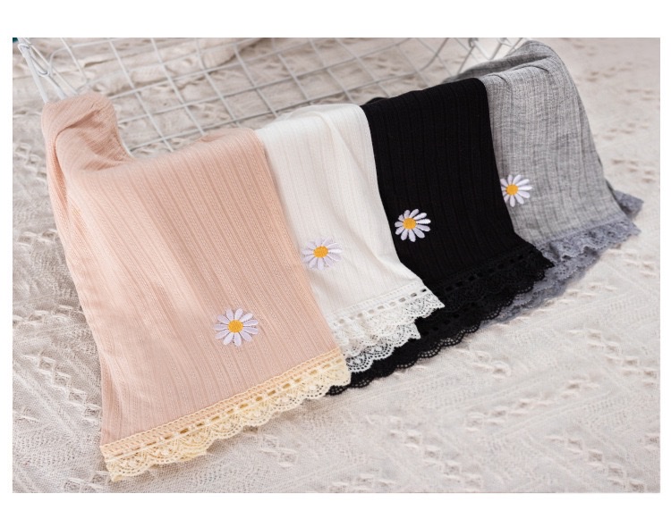 Women's embroidered lace lace leggings, three-inch pants, summer leggings, women's cotton safety pants, boxer pants, anti-glare detail image 9