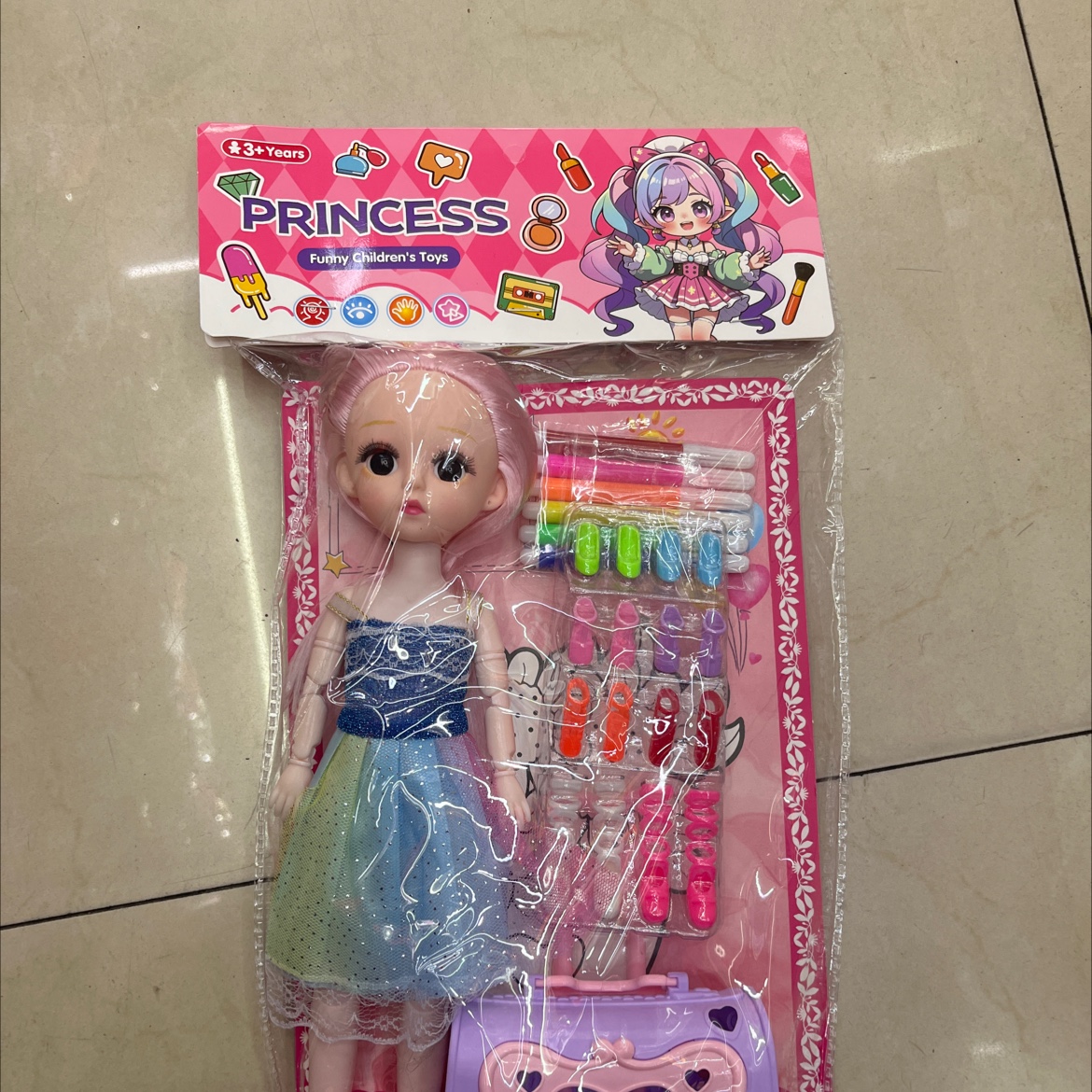过家家玩具娃娃带包包多款配件鞋子画笔