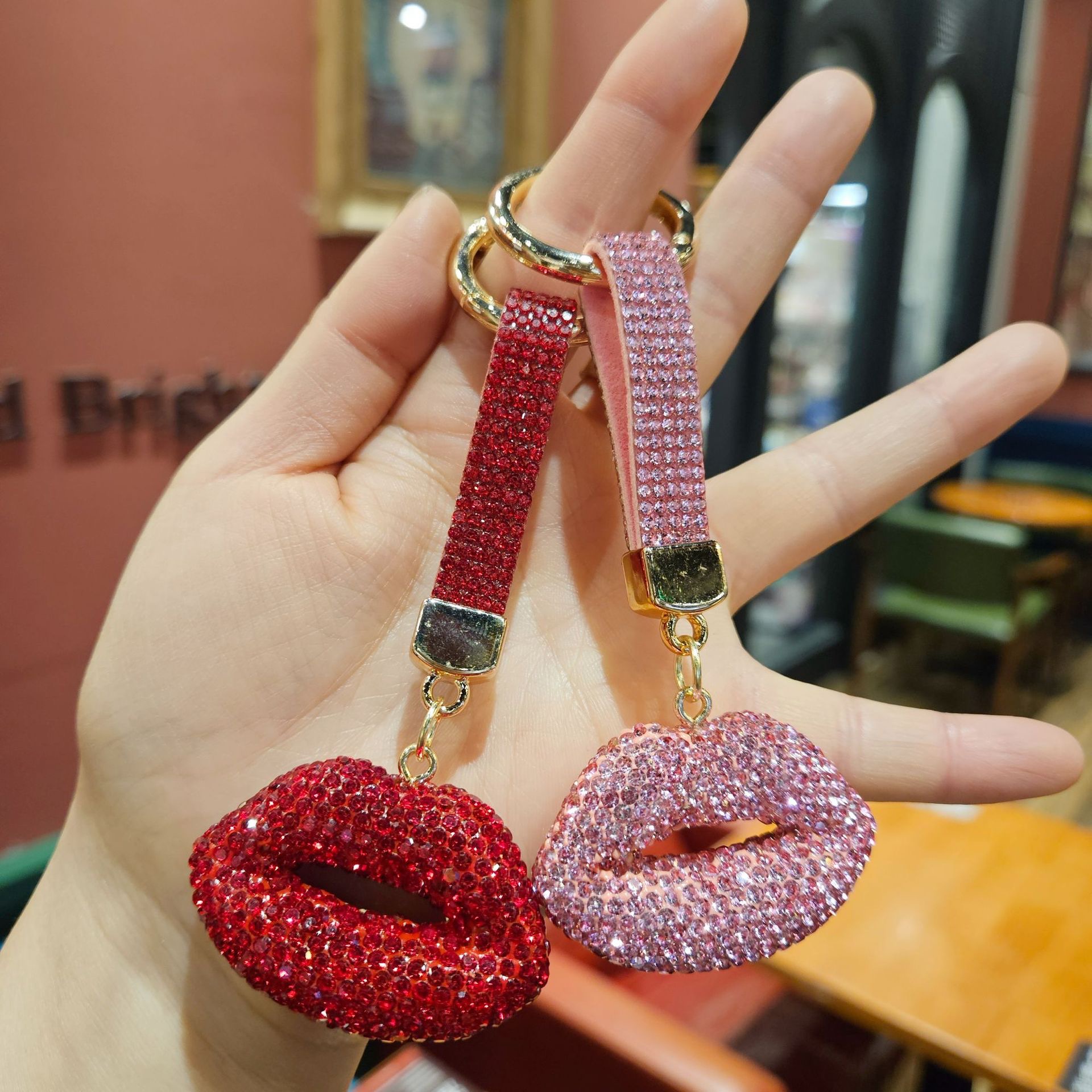 Lip water diamond keychain pendant, doll pendant, cute little gift, keychain, bag pendant, pendant Application Scenario