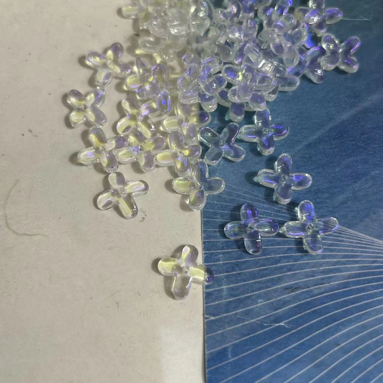 DIY small osmanthus glass five-petal flower jewelry accessories, ancient-style hairpins, bracelet materials, perforated beads, transparent colored beads, glass beads, crystal loose beads detail image 7