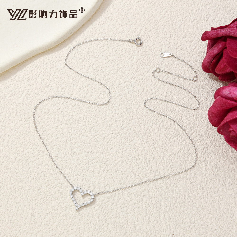 Influence S925 Pure silver heart-shaped collarbone chain, a niche light luxury accessory, silver chain neck accessory, a niche light luxury collarbone chain
