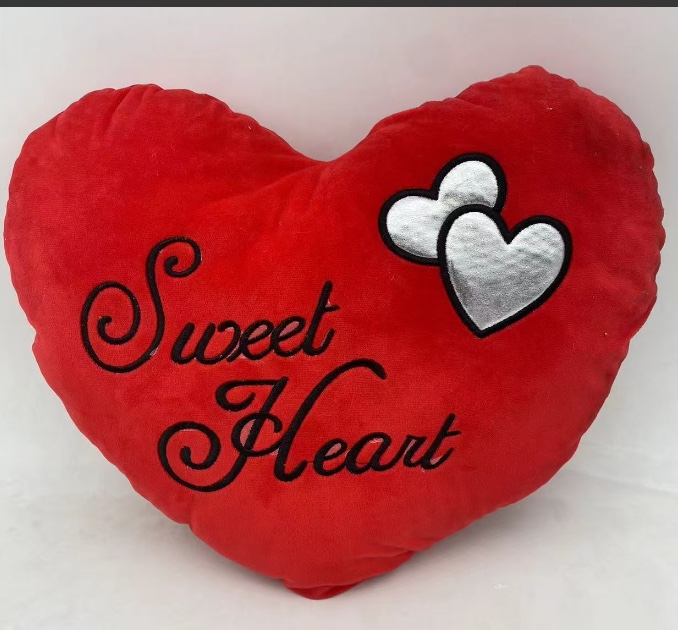 跨境绣花红色抱枕爱心毛绒玩具生日情人结婚节日礼物现代简约 