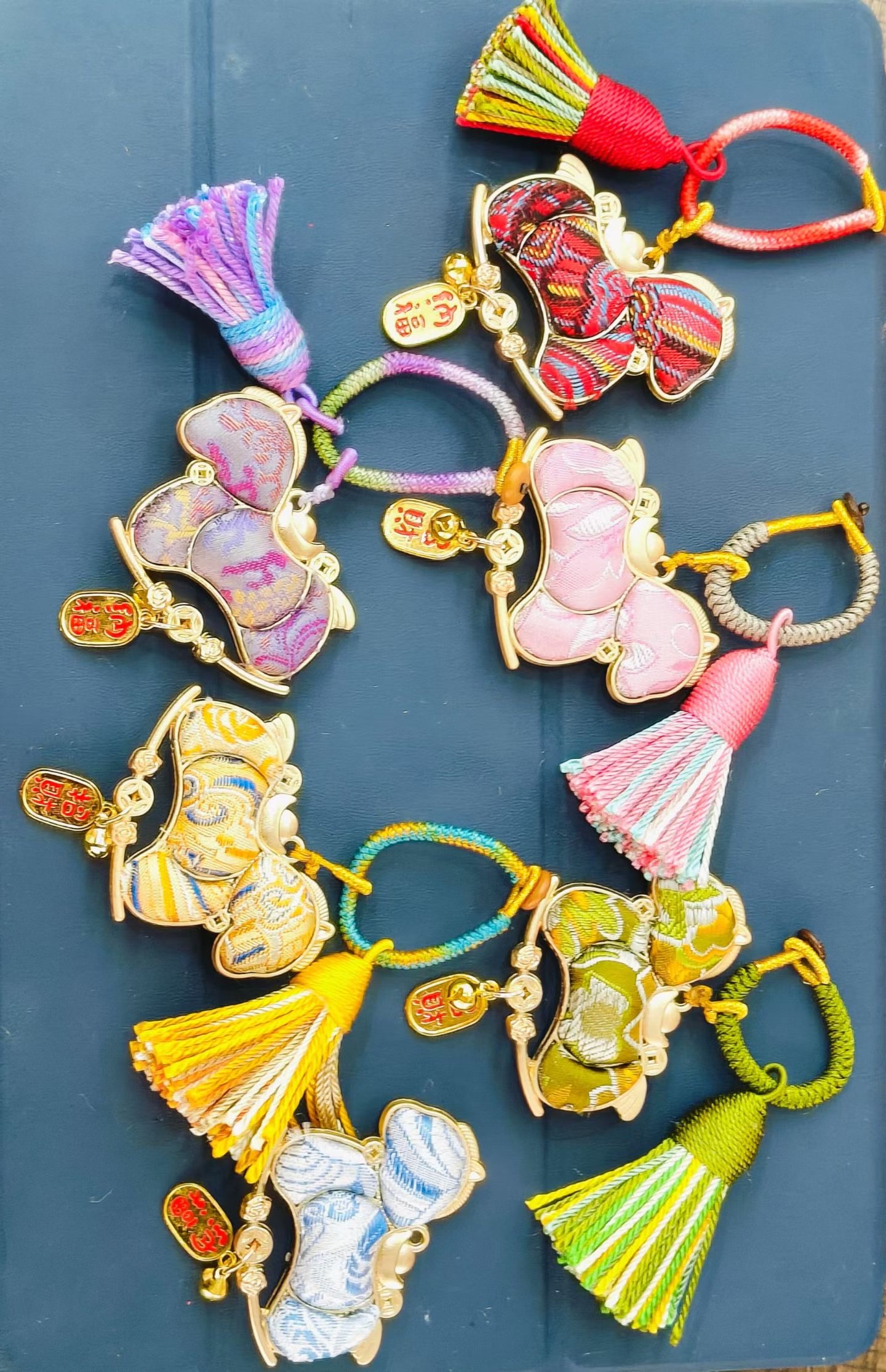 ليس من اليدوي المشهور Item Picture