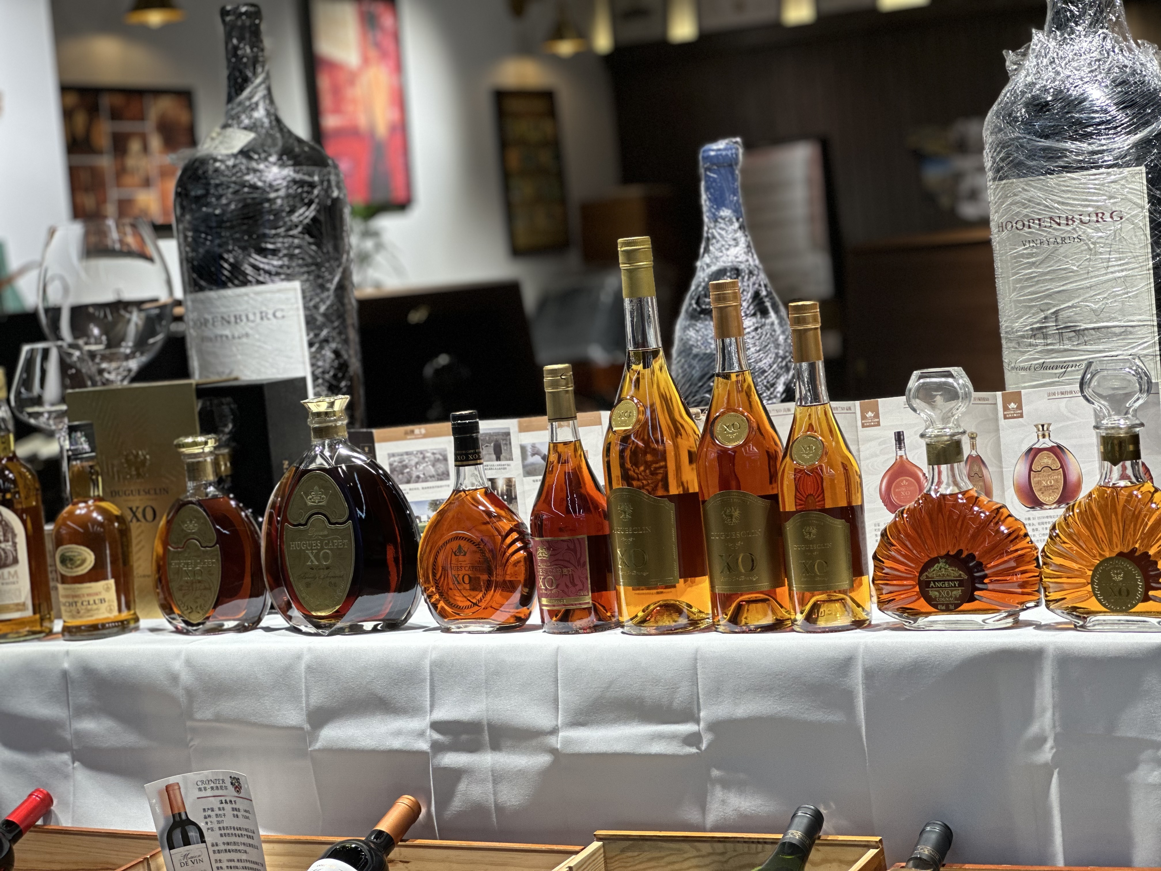 胡敦格赤霞珠米乐红葡萄酒
18升的6000 15升的5000白底实物图