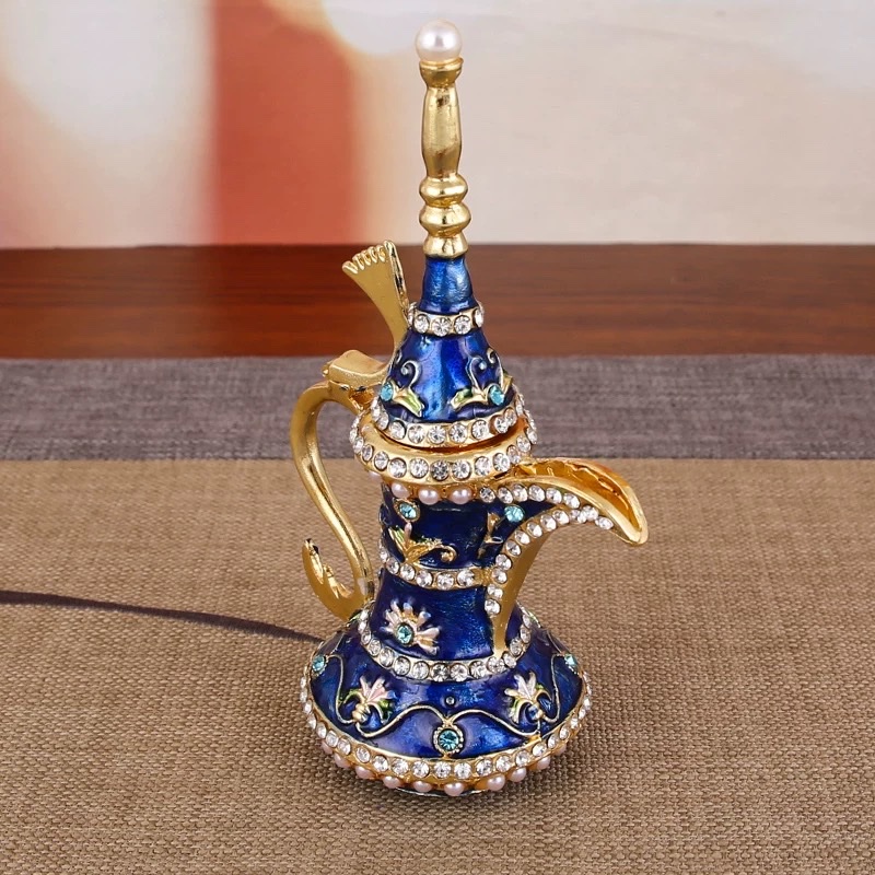 Diamond-encrusted small wine pot, handicraft, ethnic characteristic jewelry box, Russian storage box, creative small gift Application Scenario